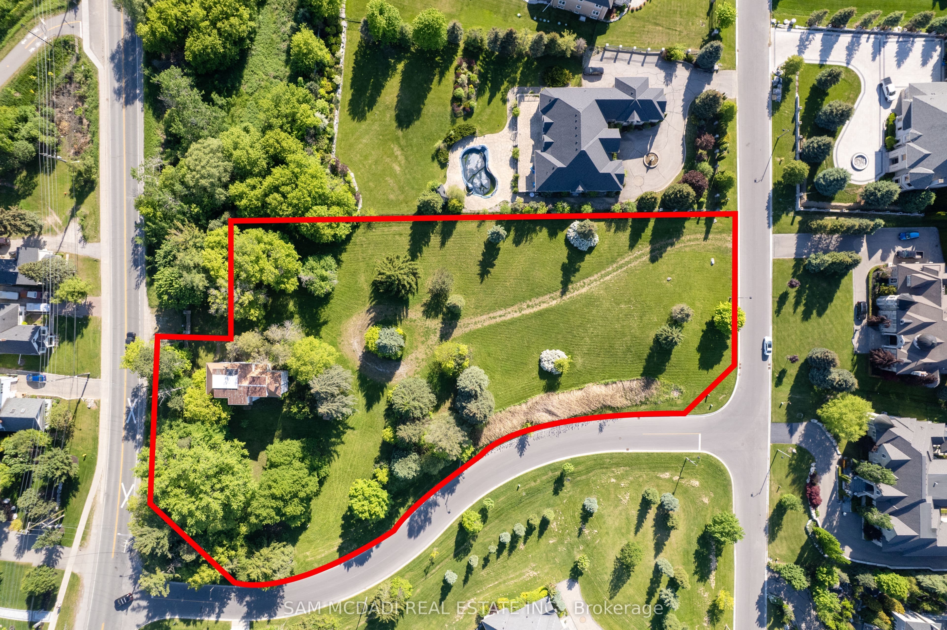 10 & 16 Richard Lovat & Charles Cooper Court, Vaughan, ON L0J 1C0