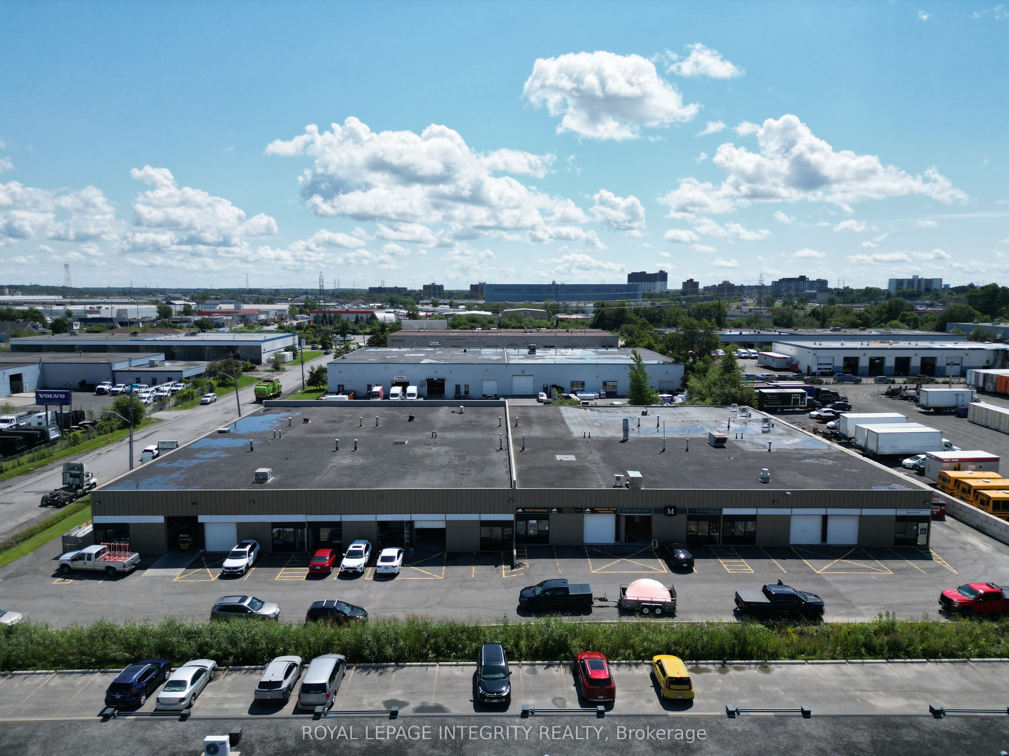 1580 Liverpool Court, Cyrville - Carson Grove - Pineview, ON K1B 4L2