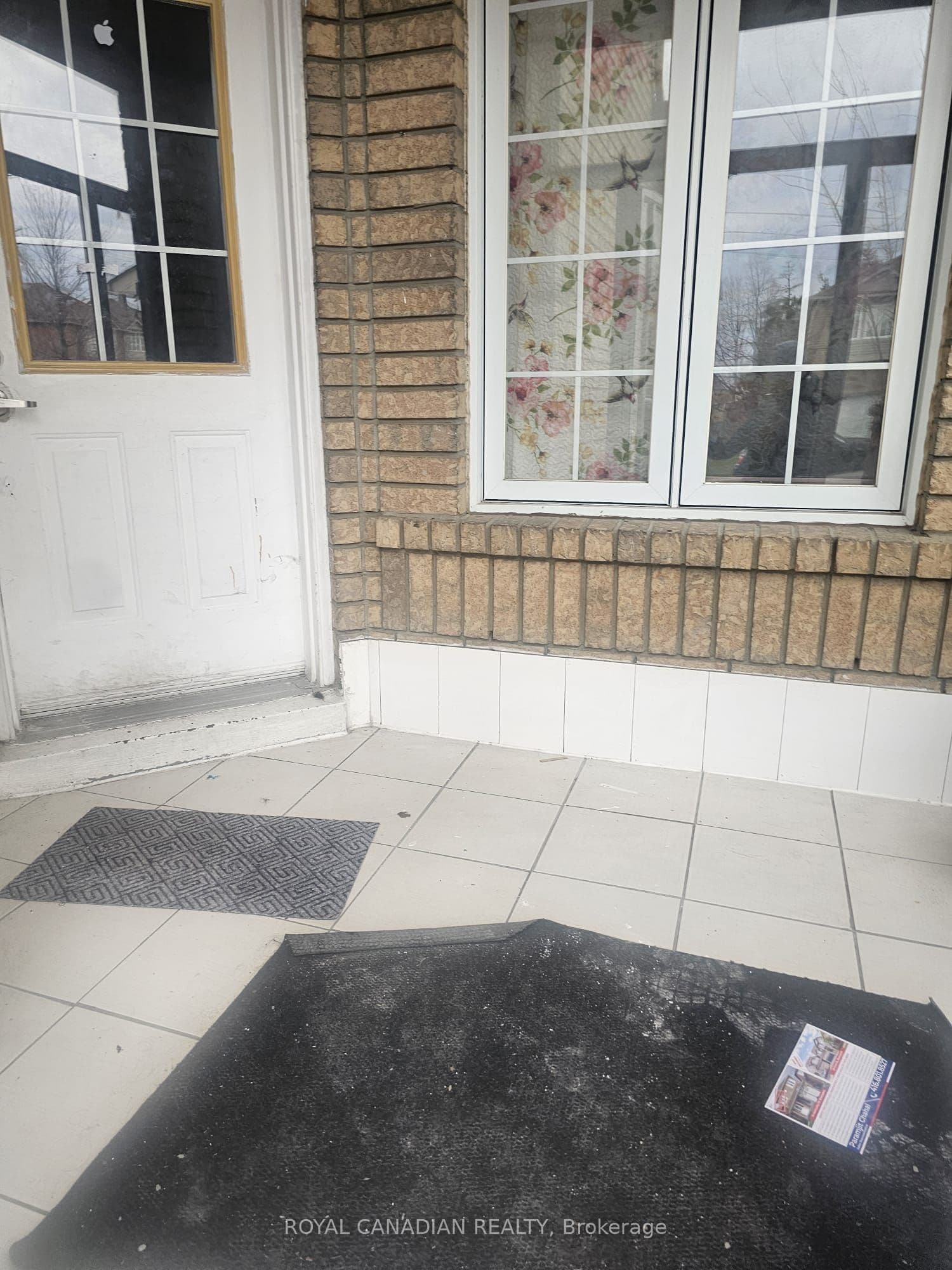112 Lauraglen Crescent, Brampton, ON L6Y 5A3