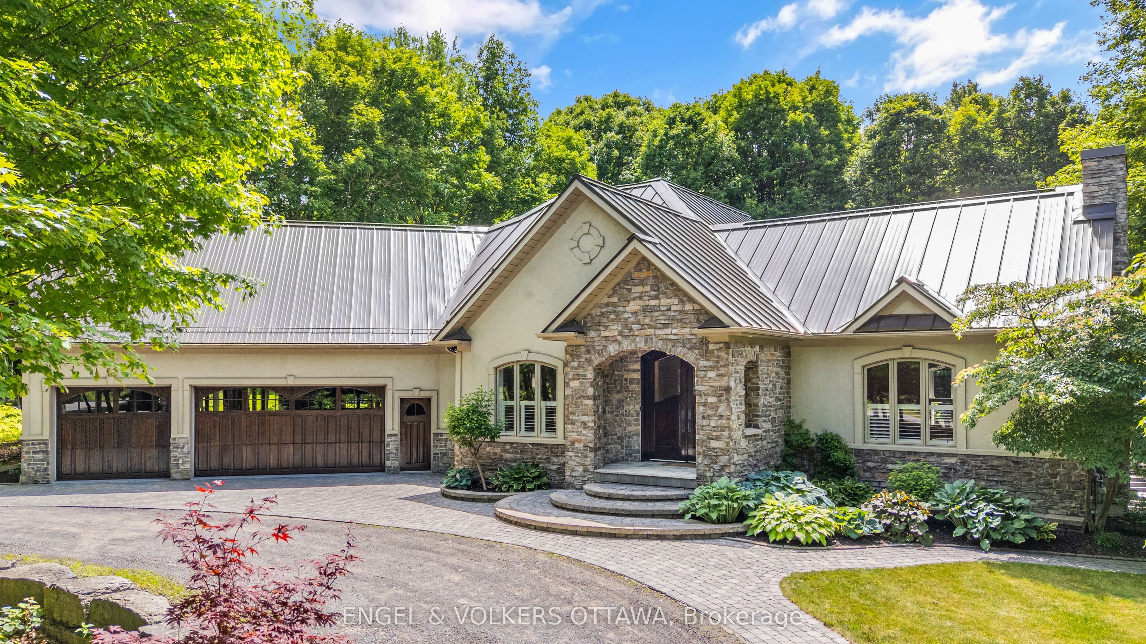 6 Marchvale Drive, Kanata, ON K2W 1C2
