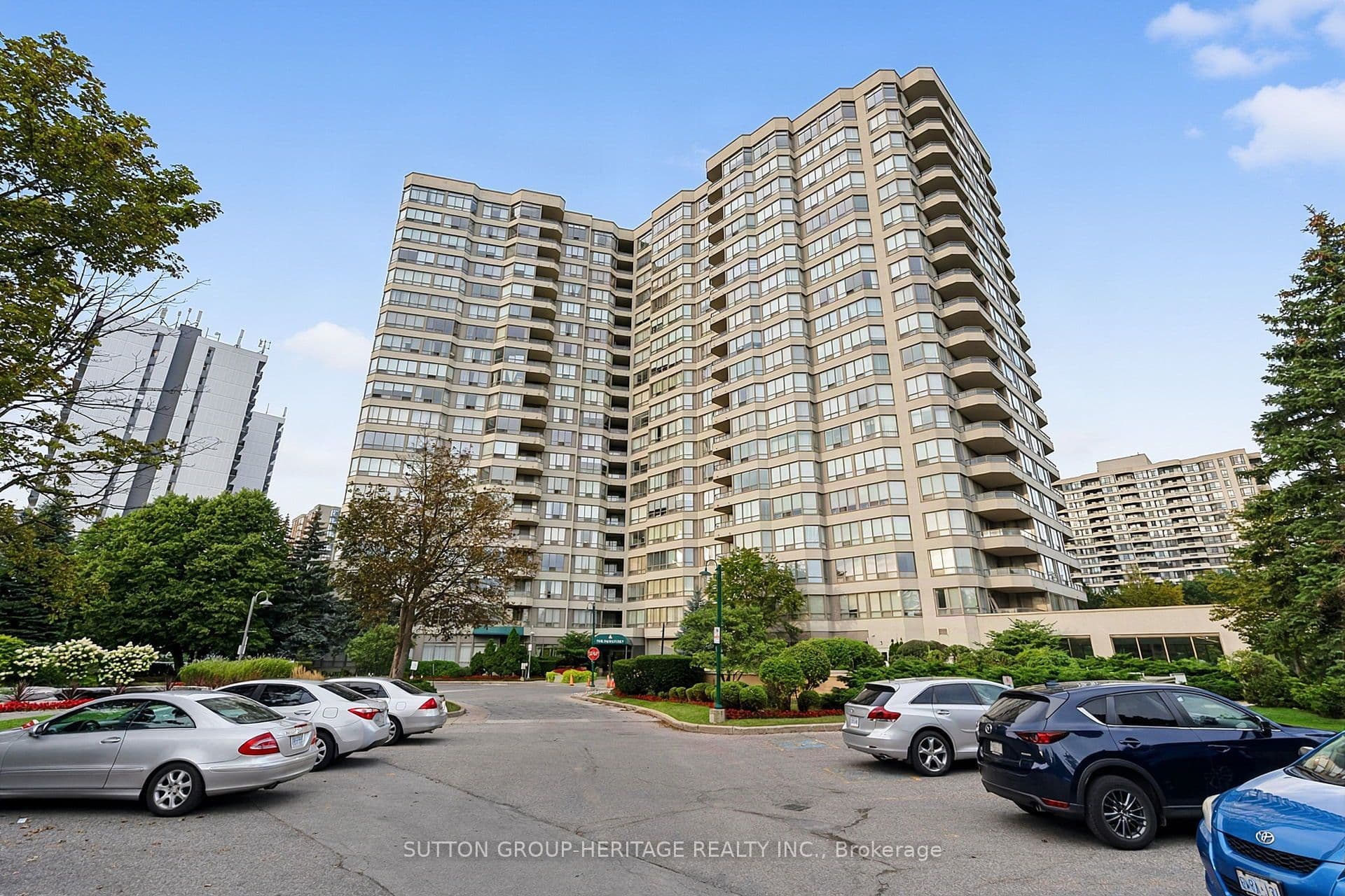 175 Bamburgh Circle 815, Toronto, ON M1W 3X8