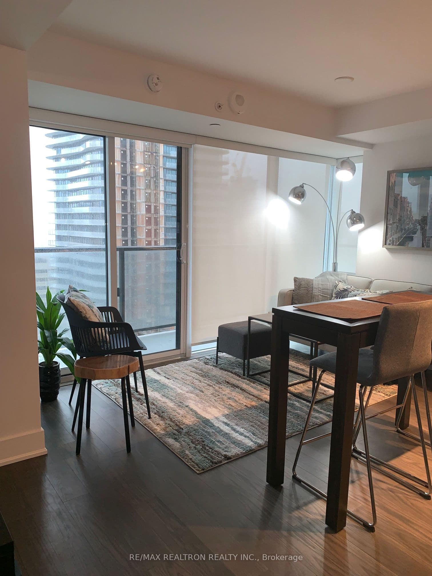 955 Bay Street 1805, Toronto, ON M5S 0C6
