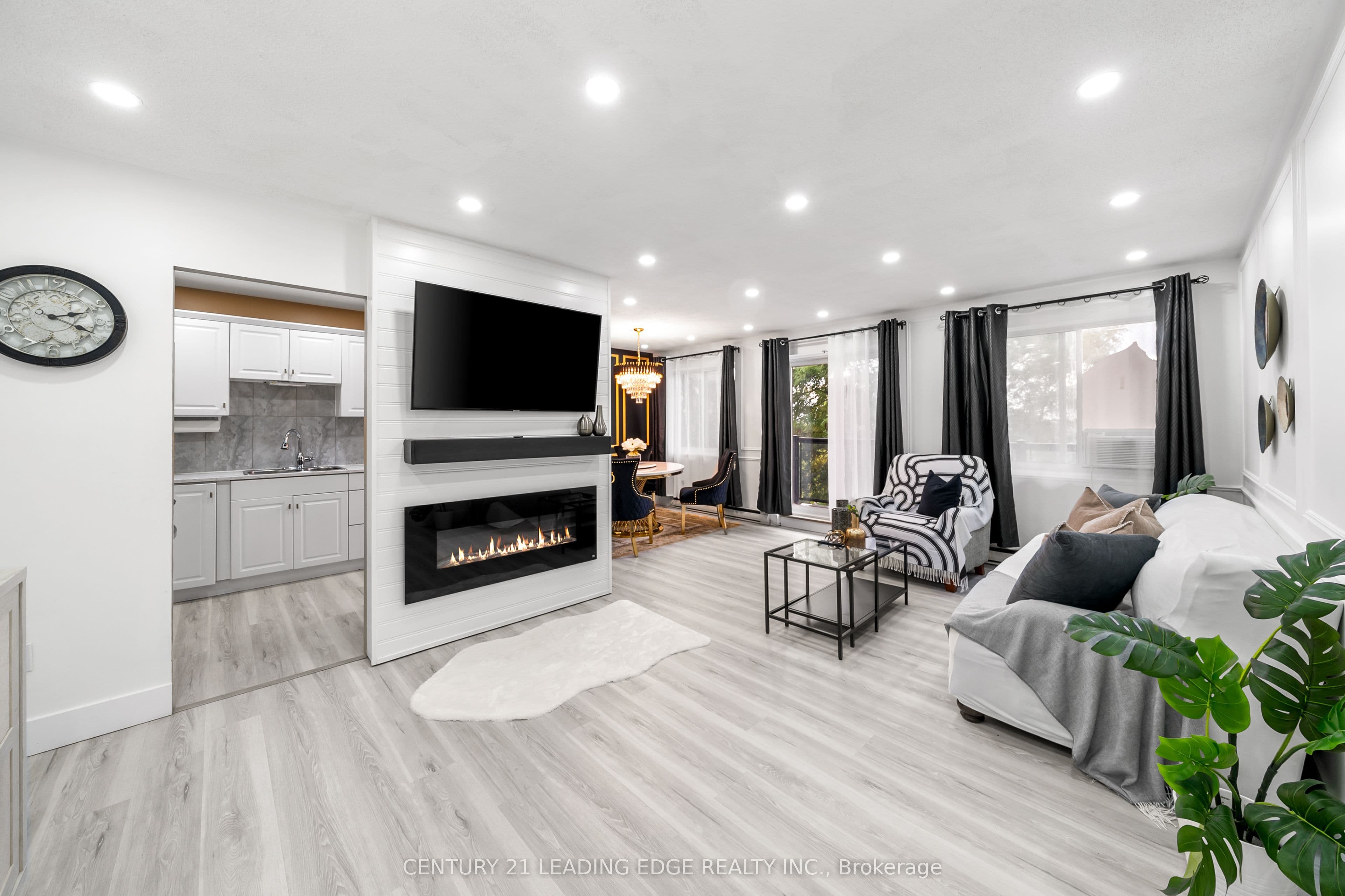 131 Taunton Road E 502, Oshawa, ON L1G 3T8
