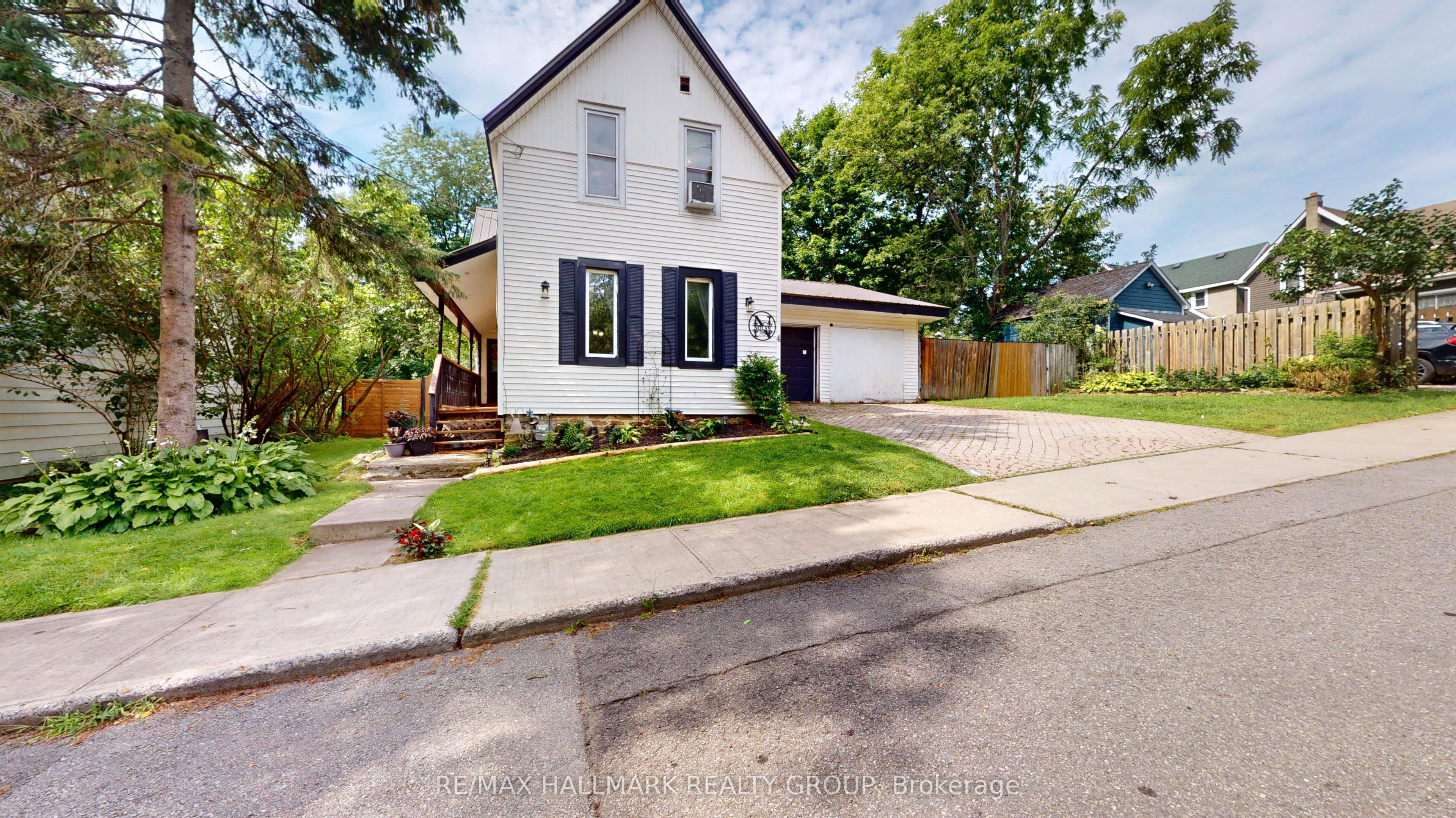 4 S Franklin Street S, Brockville, ON K6V 5H6