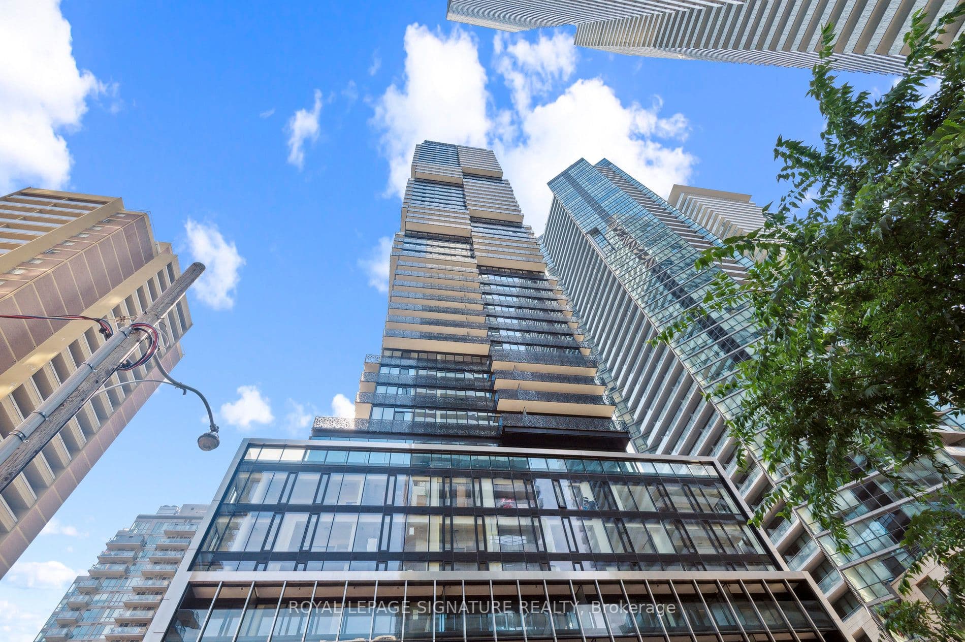 55 Charles Street E 3703, Toronto, ON M4Y 0J1