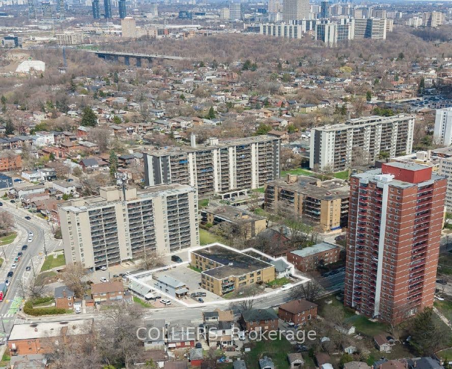 16-26 Coburn Avenue, Toronto, ON M4K 2E7