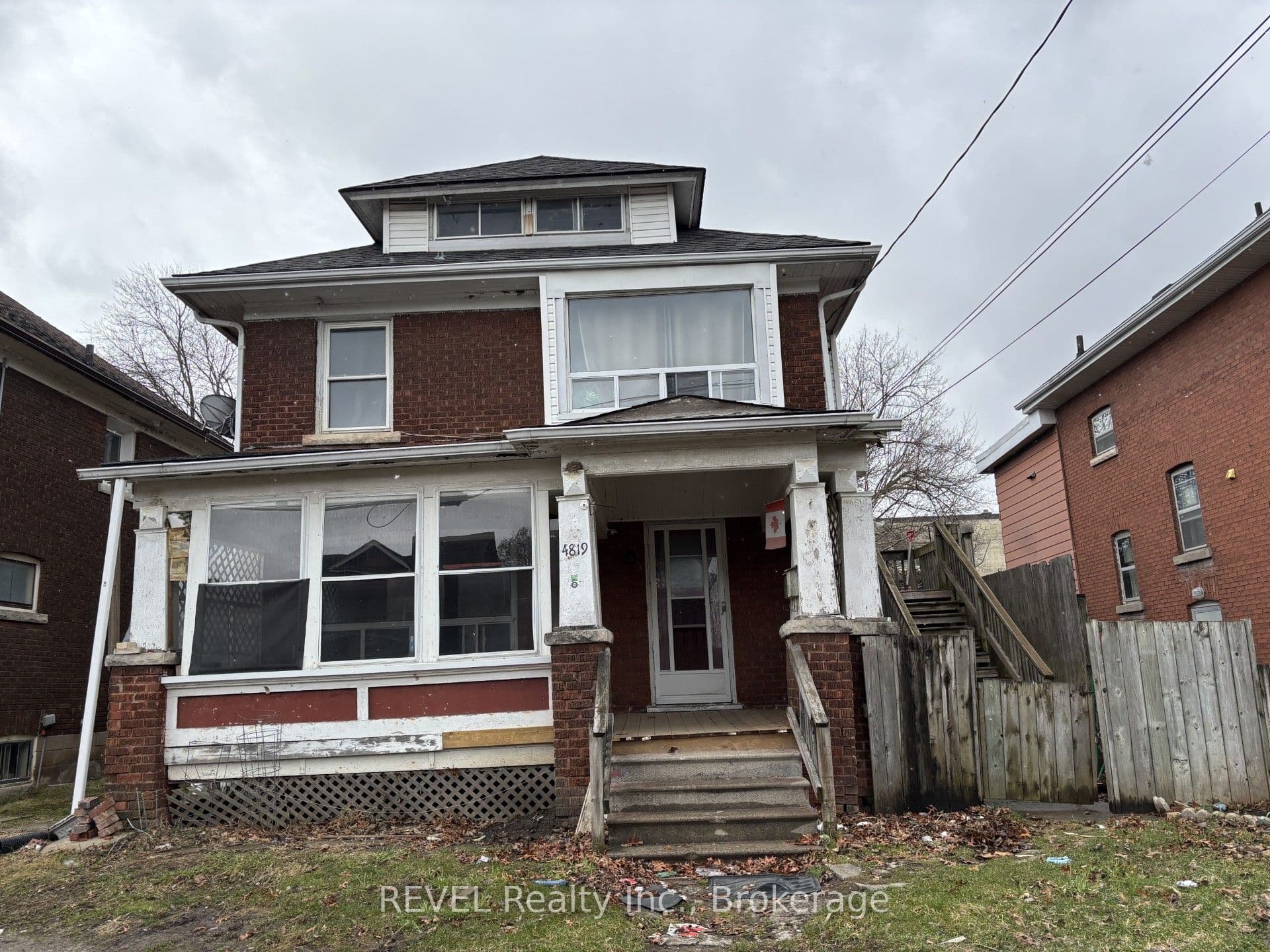 4819 Fourth Avenue, Niagara Falls, ON L2E 4P2