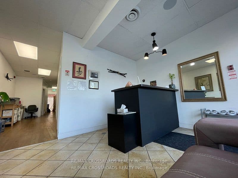 1716 QUEEN ST Street E, Toronto, ON M4L 1G7