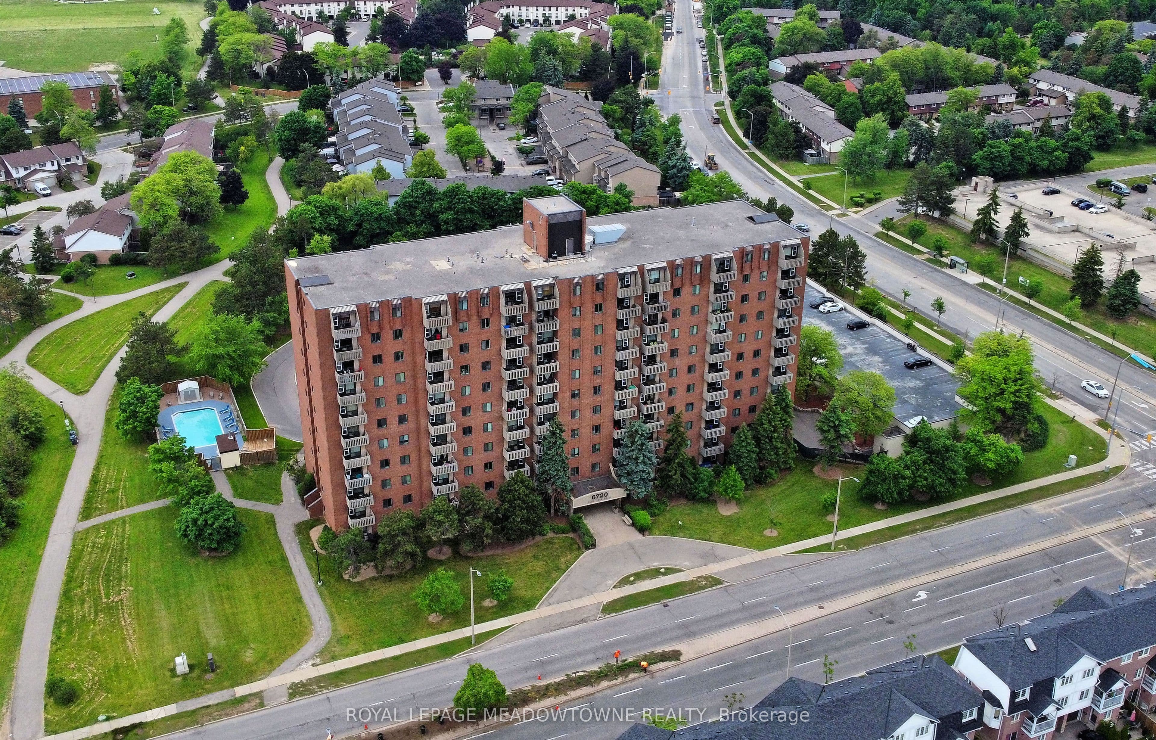 6720 Glen Erin Drive 206, Mississauga, ON L5N 3K8