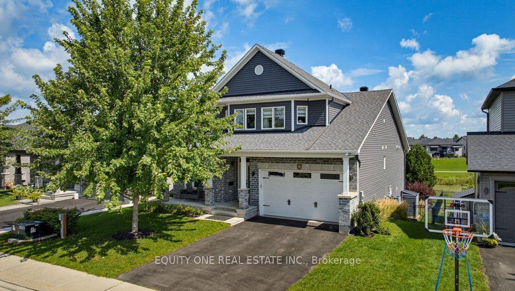 808 Rue Cologne Street, Russell, ON K0A 1W0