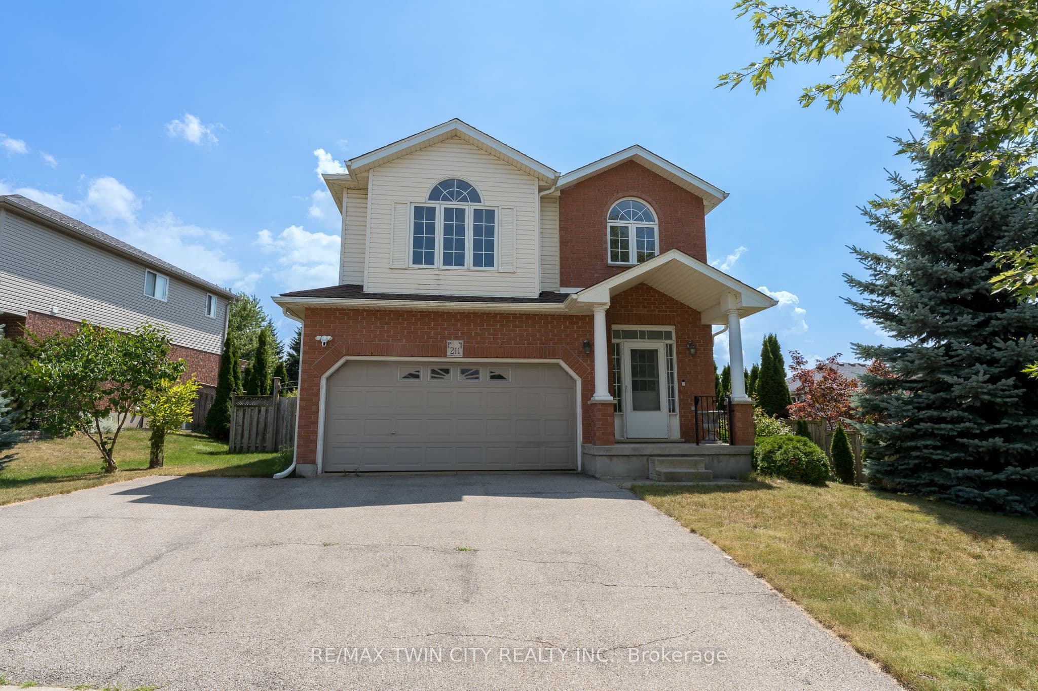 211 Sleaford Street, Waterloo, ON N2J 4Z8