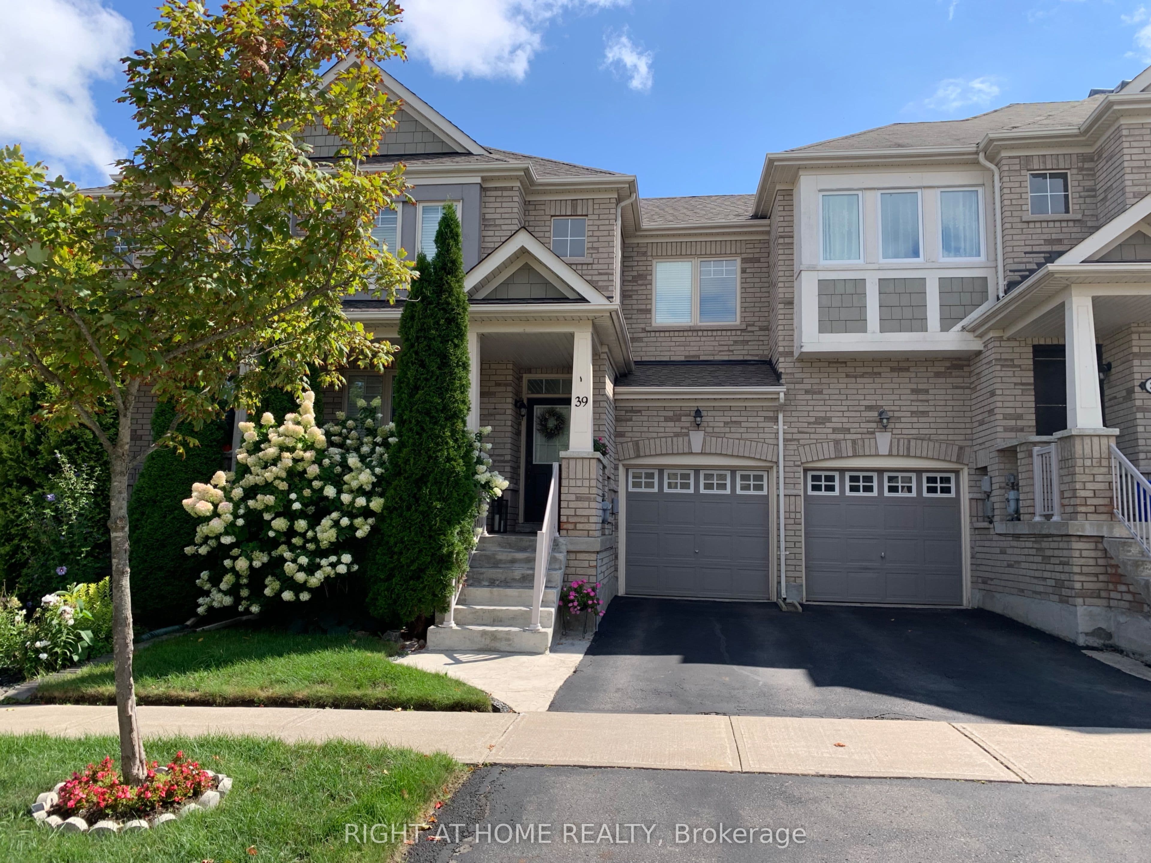 39 Pexton Avenue, Richmond Hill, ON L4E 4Y4