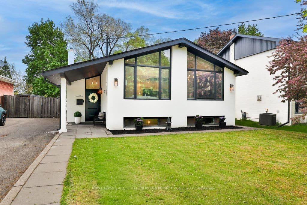 75 Rangoon Road, Toronto, ON M9C 4N8