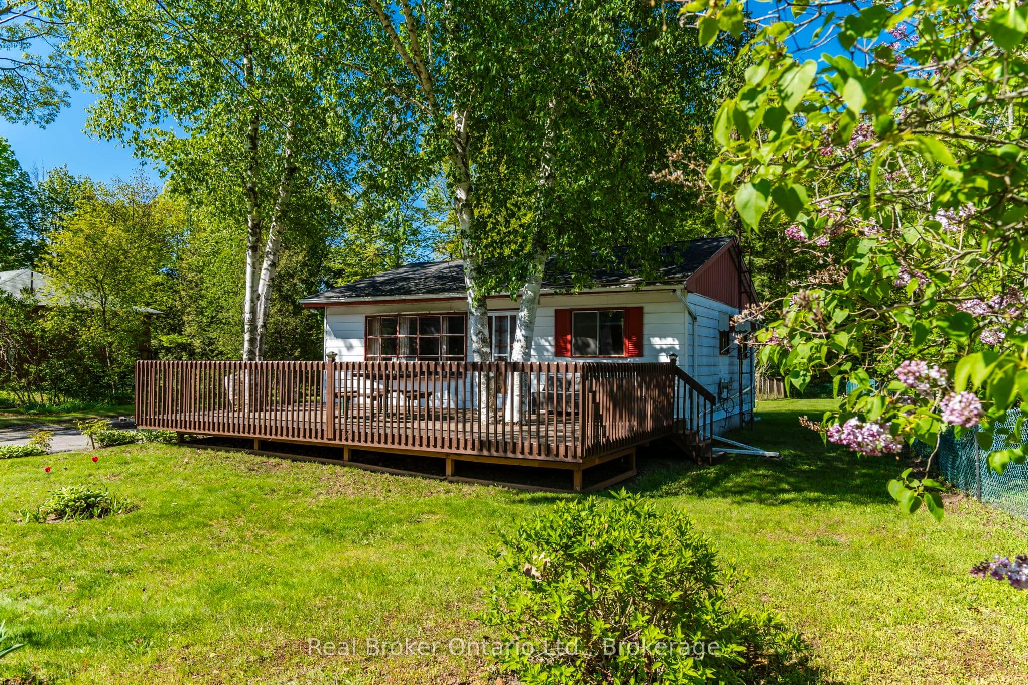 24 Poplar Drive, Tiny, ON L9M 0J2
