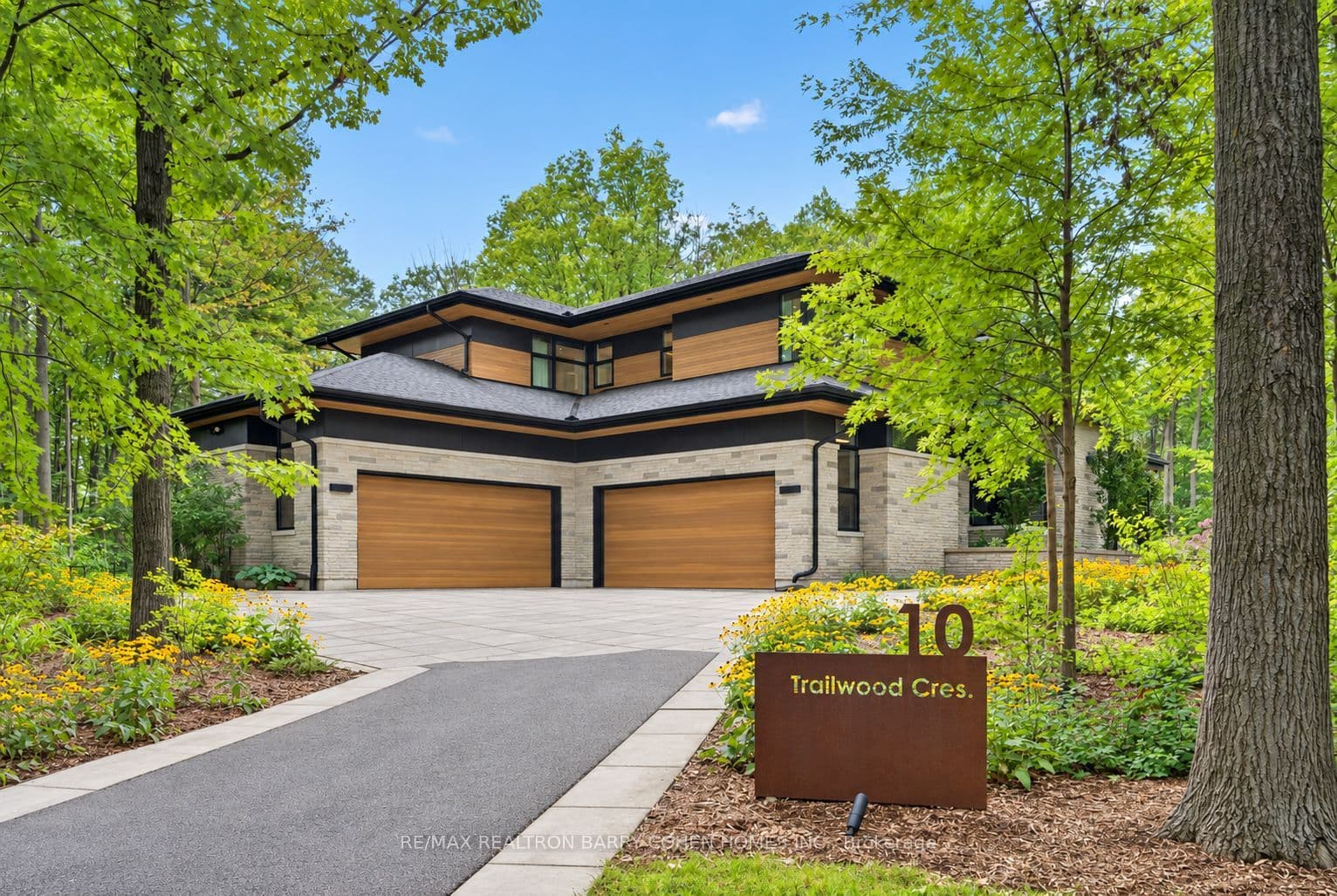 10 Trailwood Crescent, Richmond Hill, ON L4E 3L9
