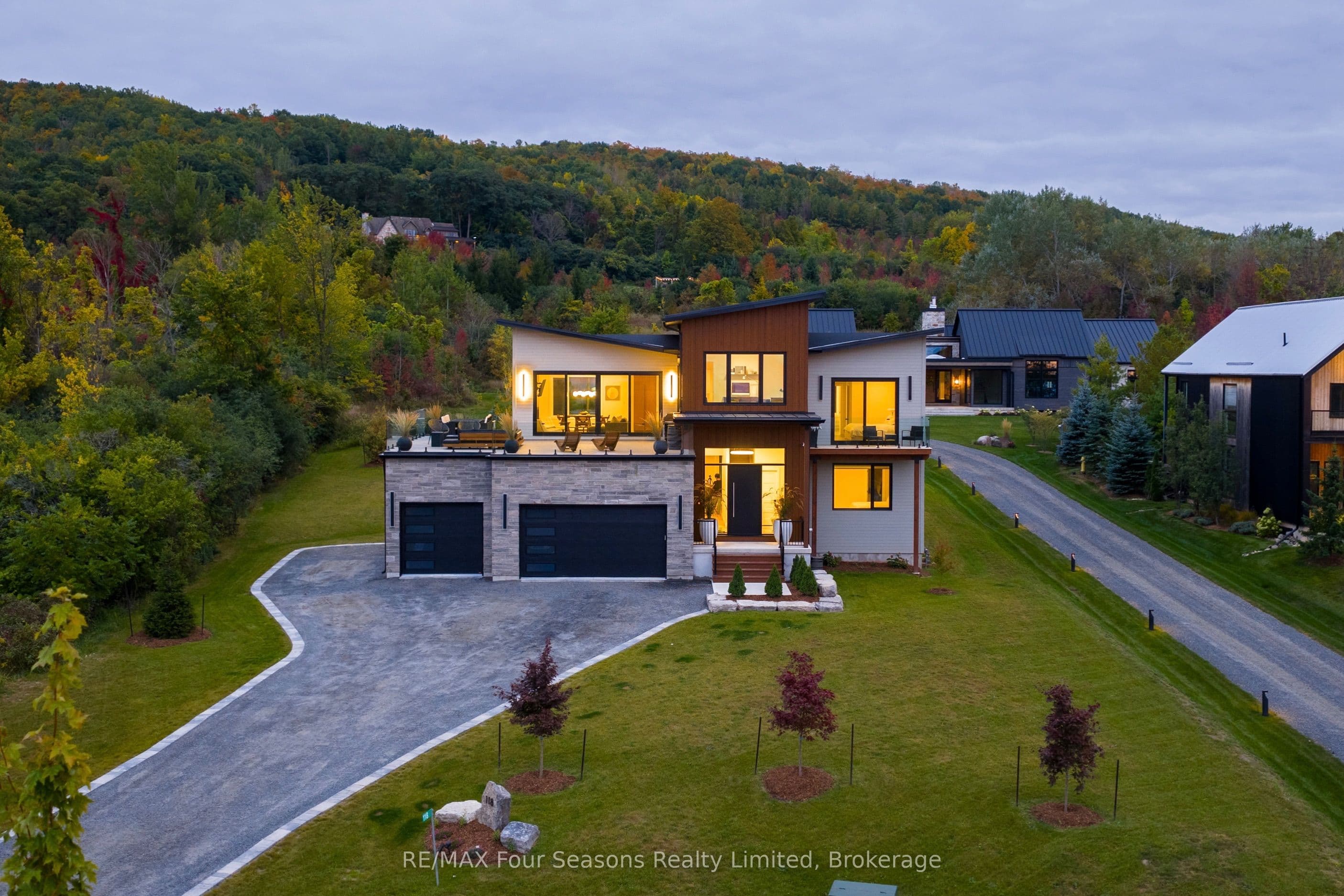 118 George McRae Road, Blue Mountains, ON N0H 1J0