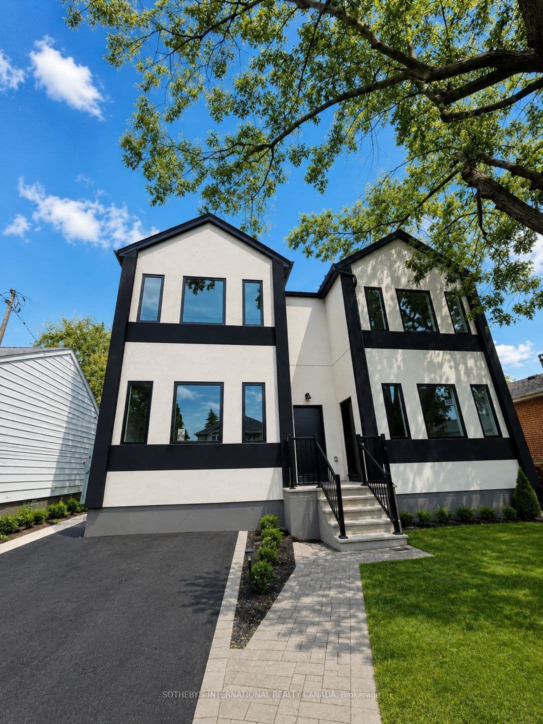 207 Connaught Avenue 1, Toronto, ON M2M 1H6