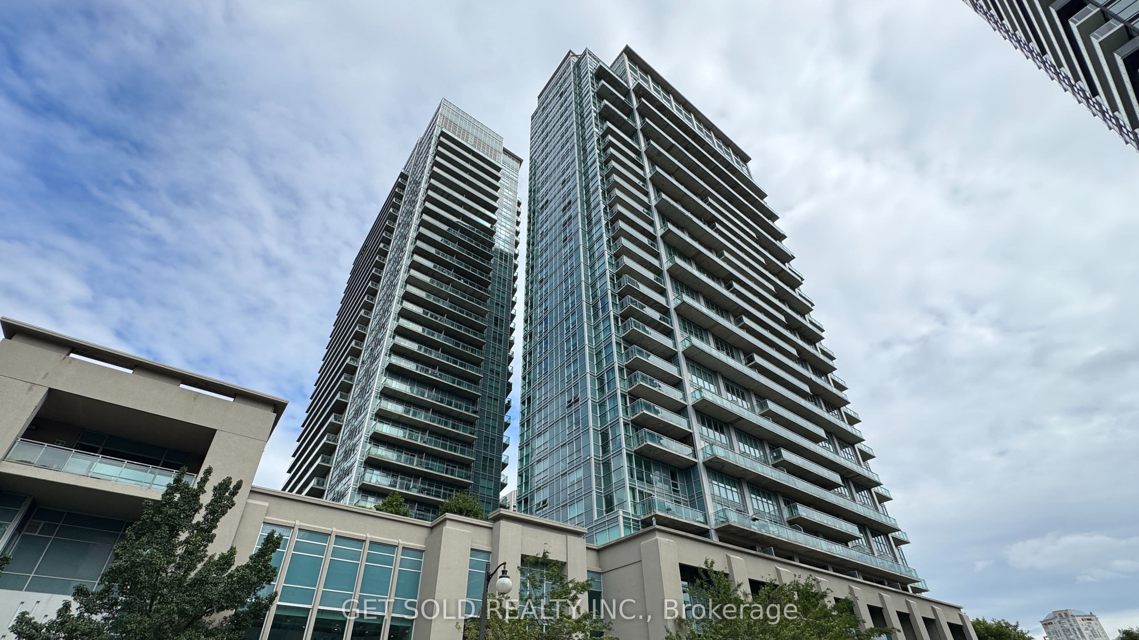 165 Legion Road N 730, Toronto, ON M8Y 0B3