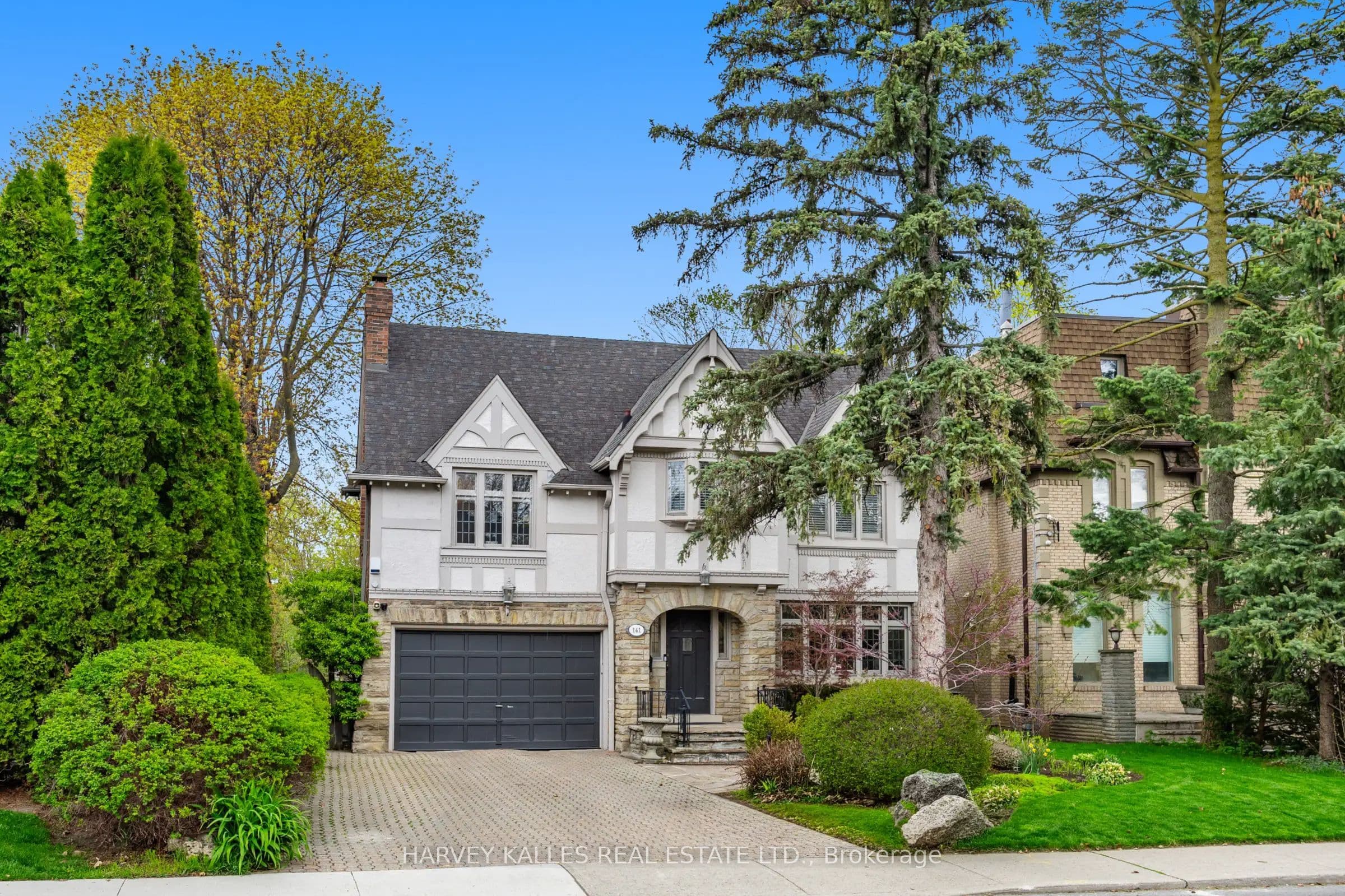 141 Old Forest Hill Road, Toronto, ON M5N 2N7