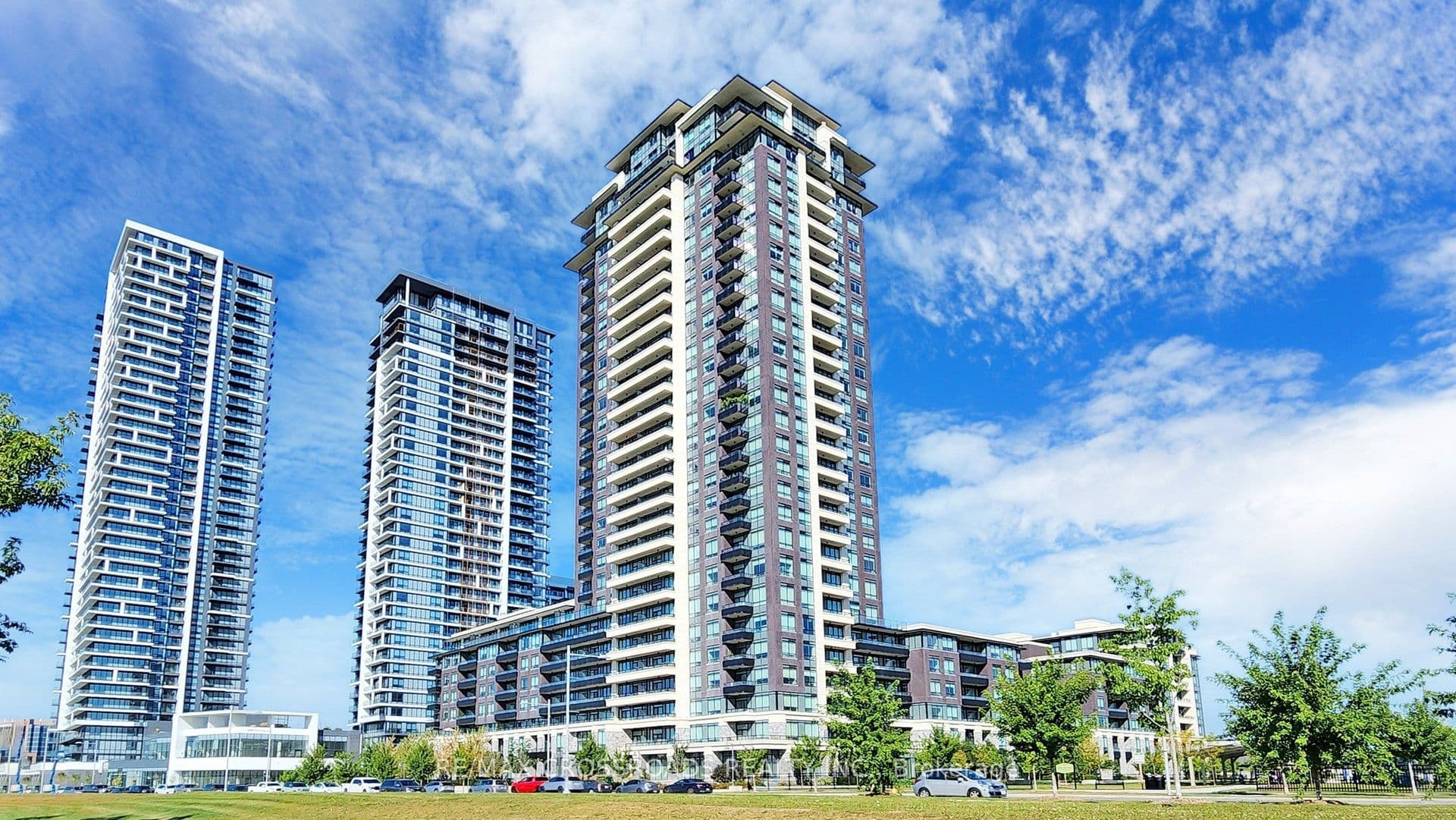 15 Water Walk Drive 335, Markham, ON L6G 0G2