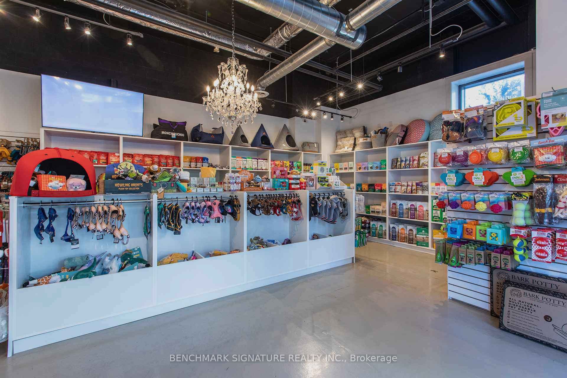 11 Fort York Blvd Boulevard, Toronto, ON M5V 3Y7