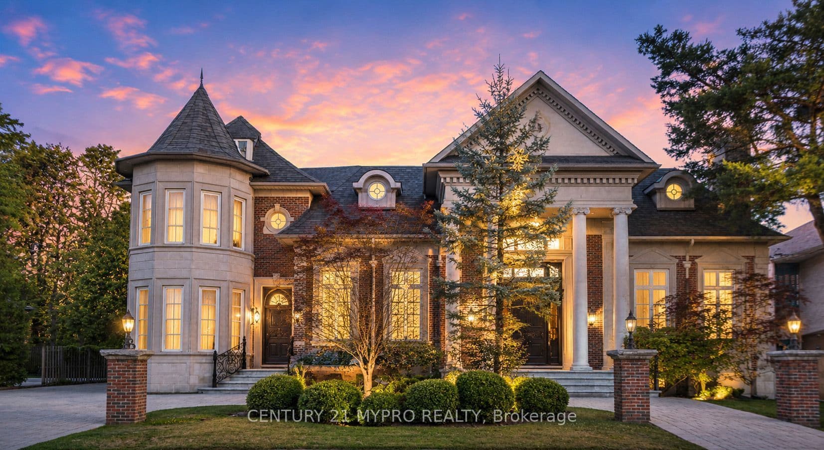 5 Saintfield Avenue, Toronto, ON M3C 2M4
