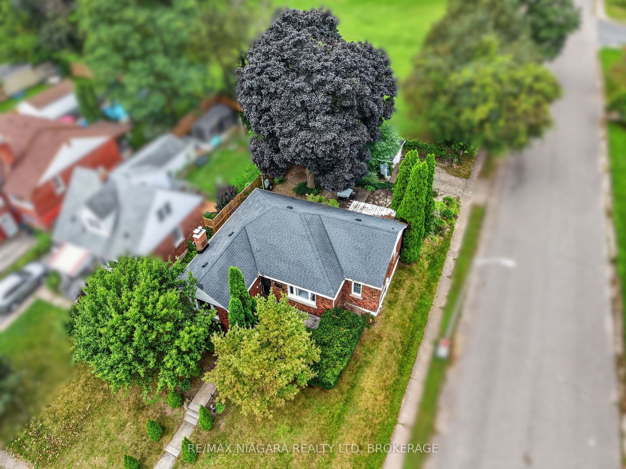 5735 Hanan Avenue, Niagara Falls, ON L2G 4E8