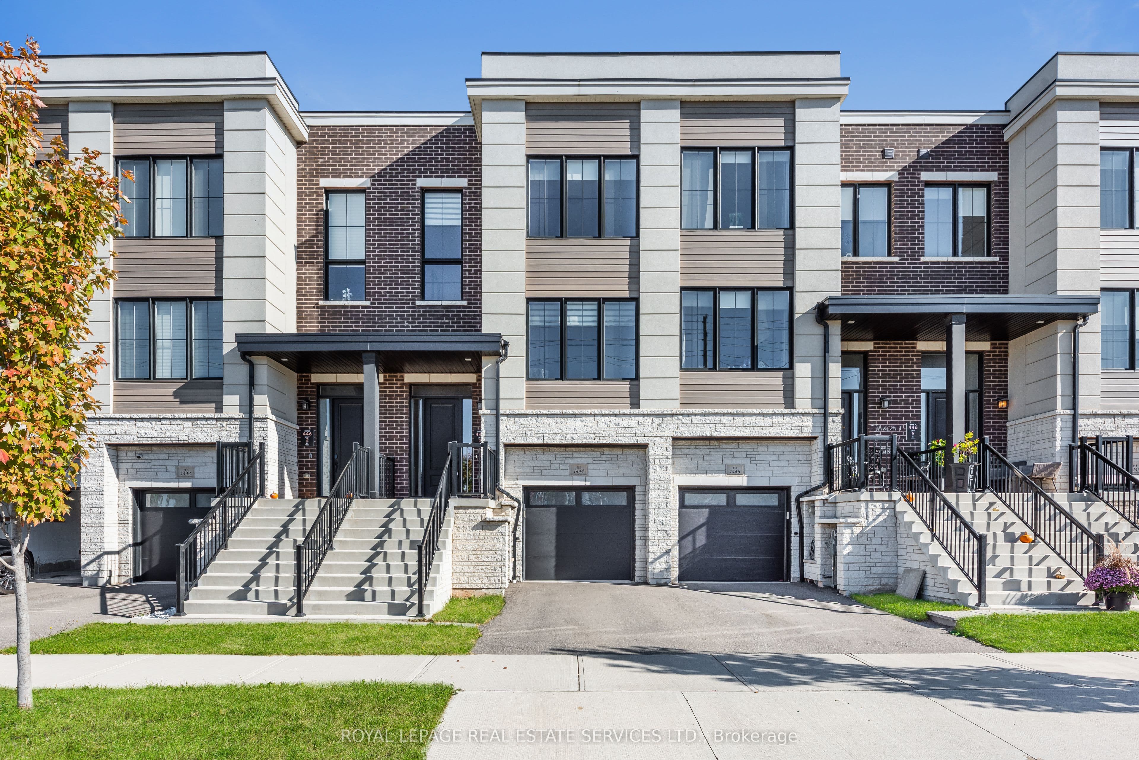 1444 Yellow Rose Circle, Oakville, ON L6M 4G3