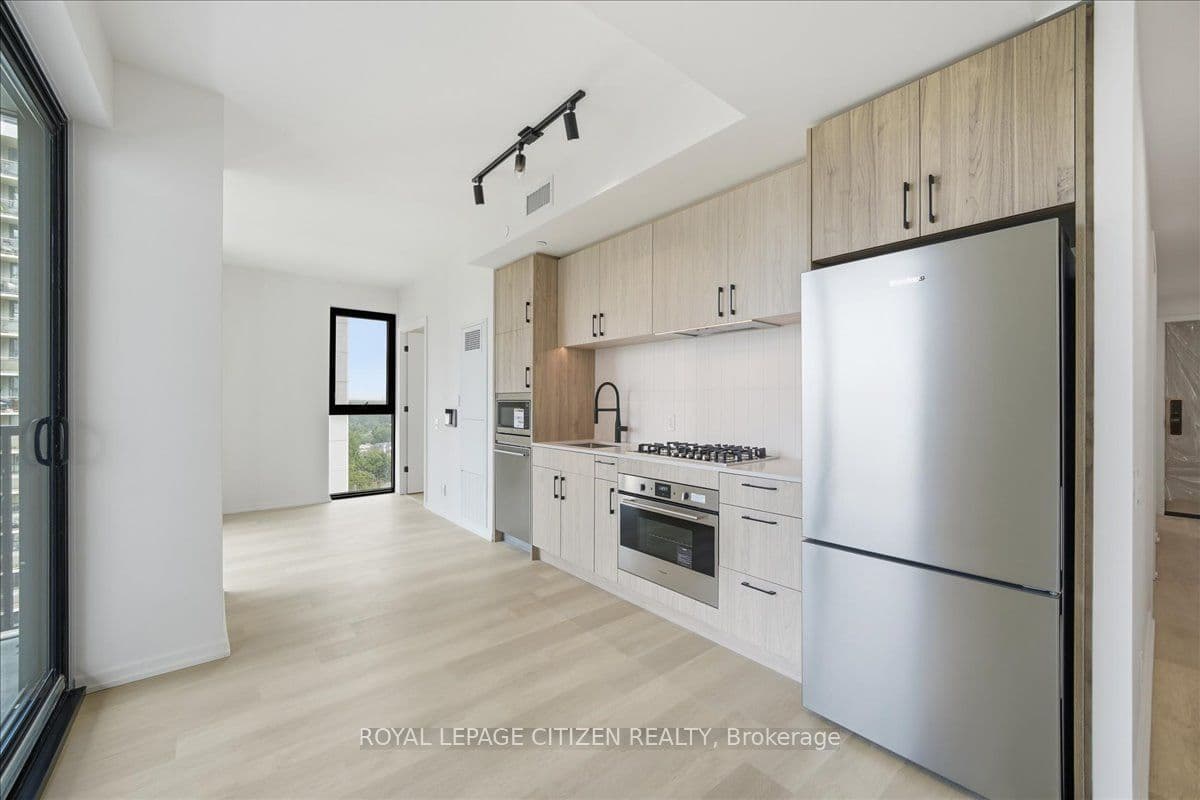 109 Erskine Avenue 1502, Toronto, ON M4P 0G6