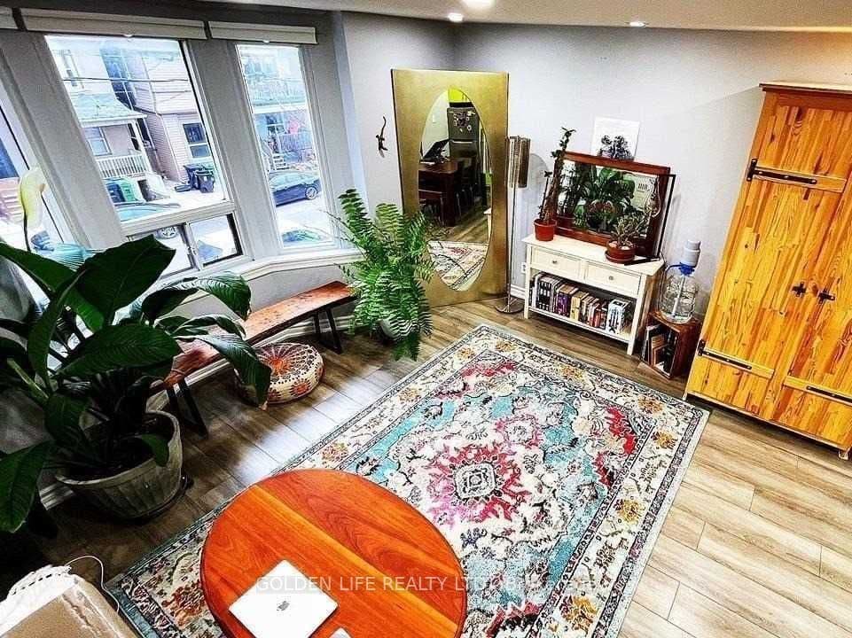 786 Pape Avenue Upper, Toronto, ON M4K 3S7