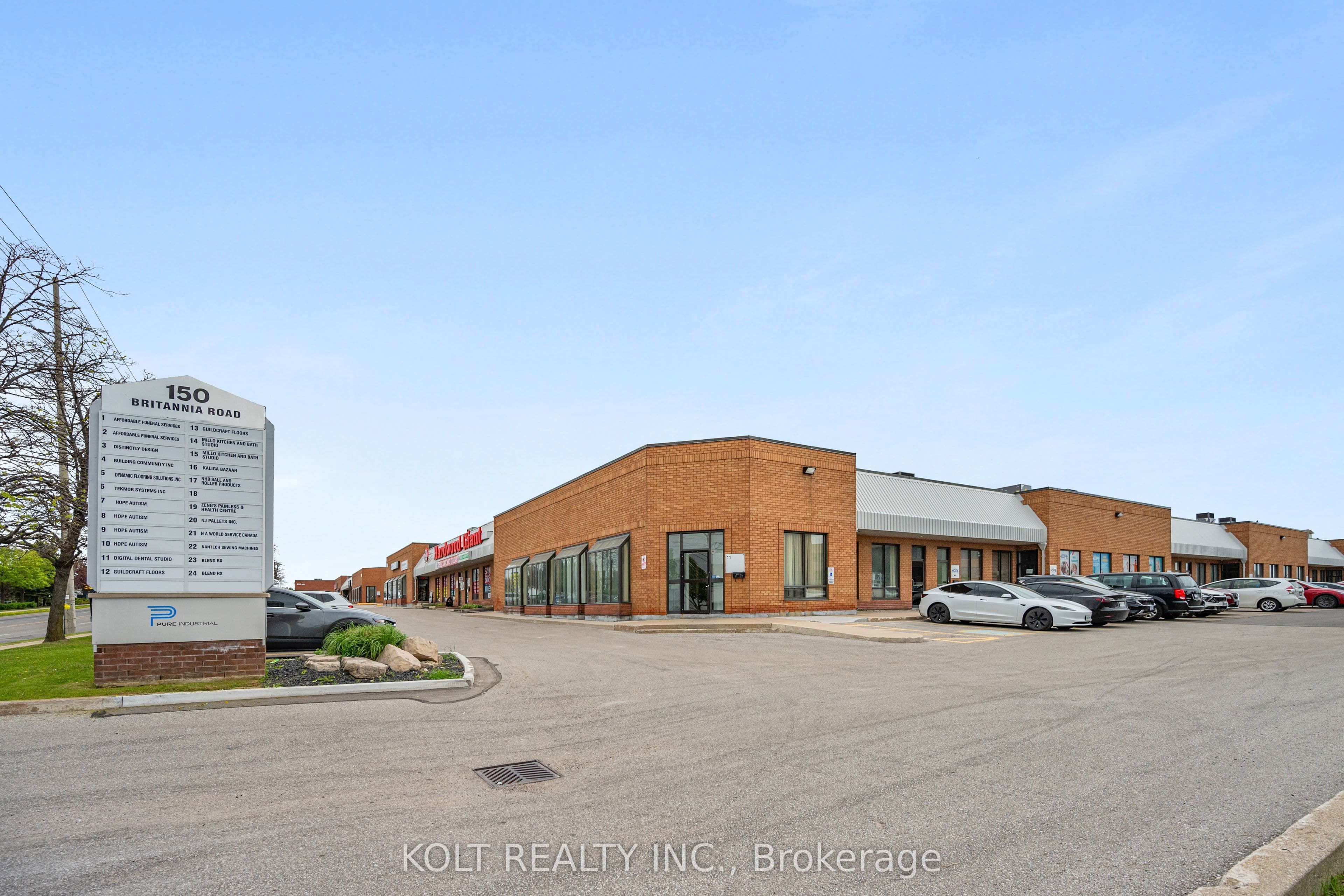 190 Britannia Road E 9, Mississauga, ON L4Z 2A4
