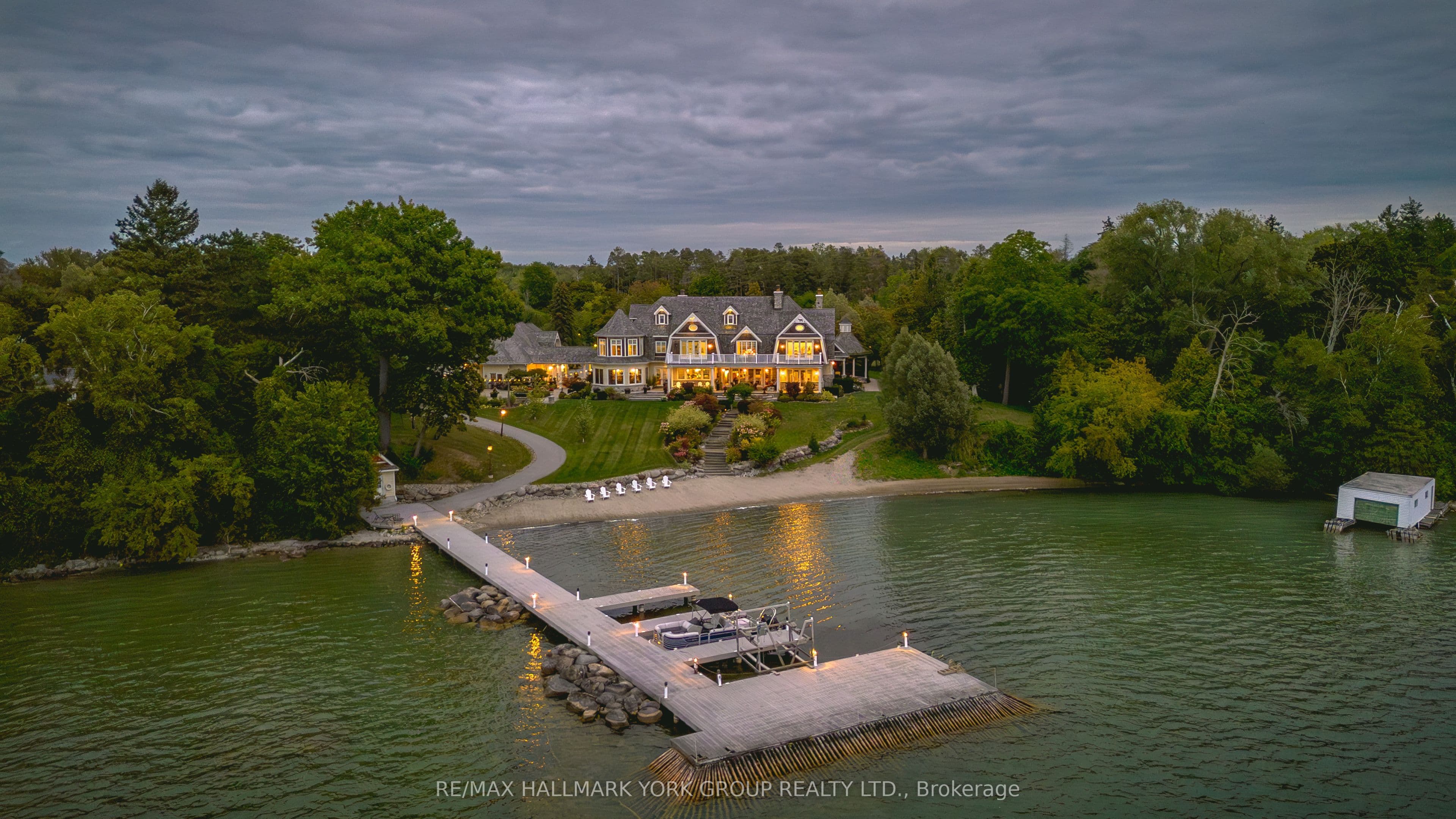 736 Lake Drive N, Georgina, ON L4P 3C8