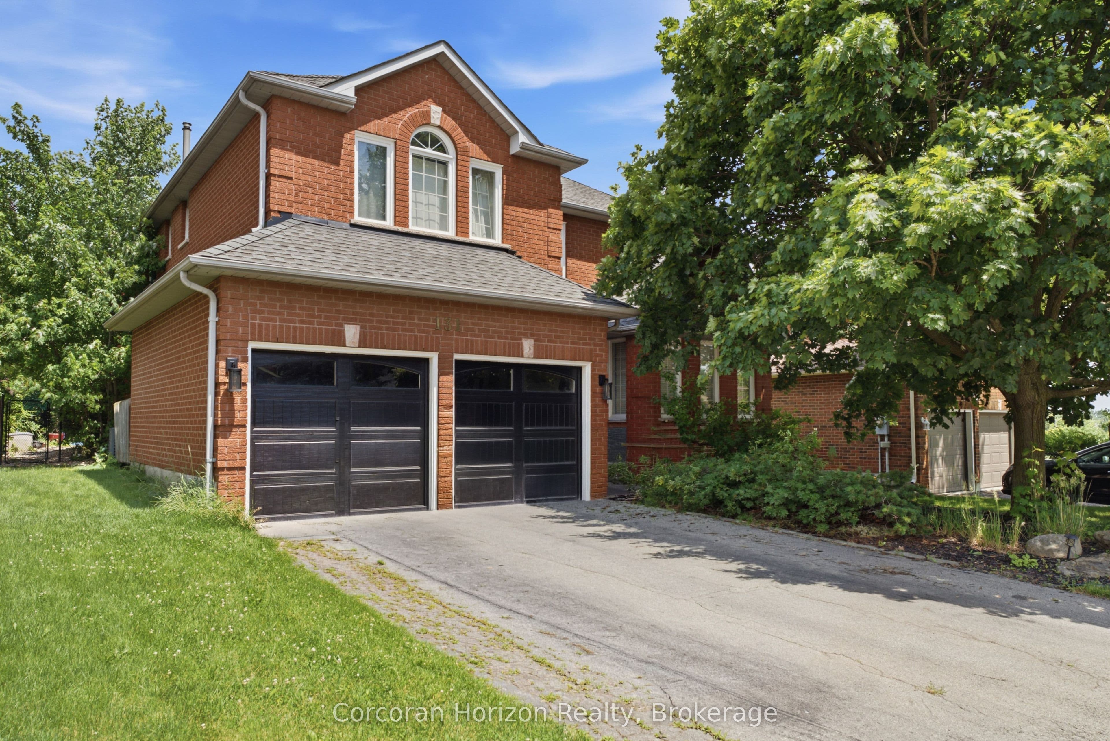 131 Huntingwood Avenue, Hamilton, ON L9H 6X5