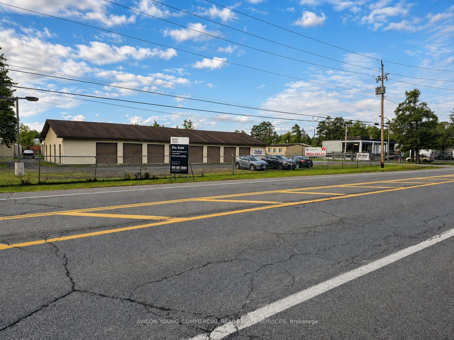 2474 Leitrim Road, Blossom Park - Airport and Area, ON K1T 3V3