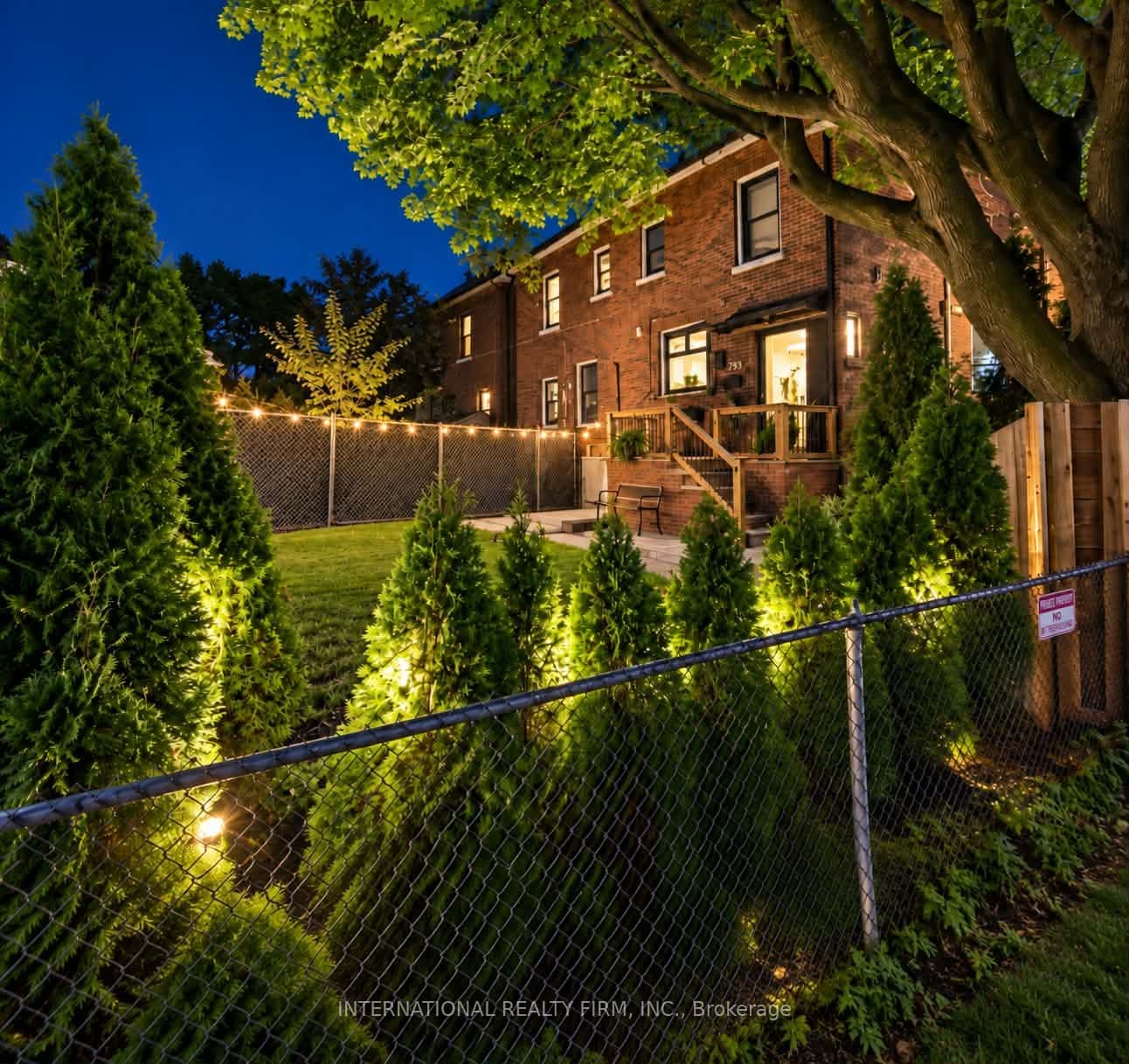 793 Dufferin Street Main/Lower, Toronto, ON M6H 3K8
