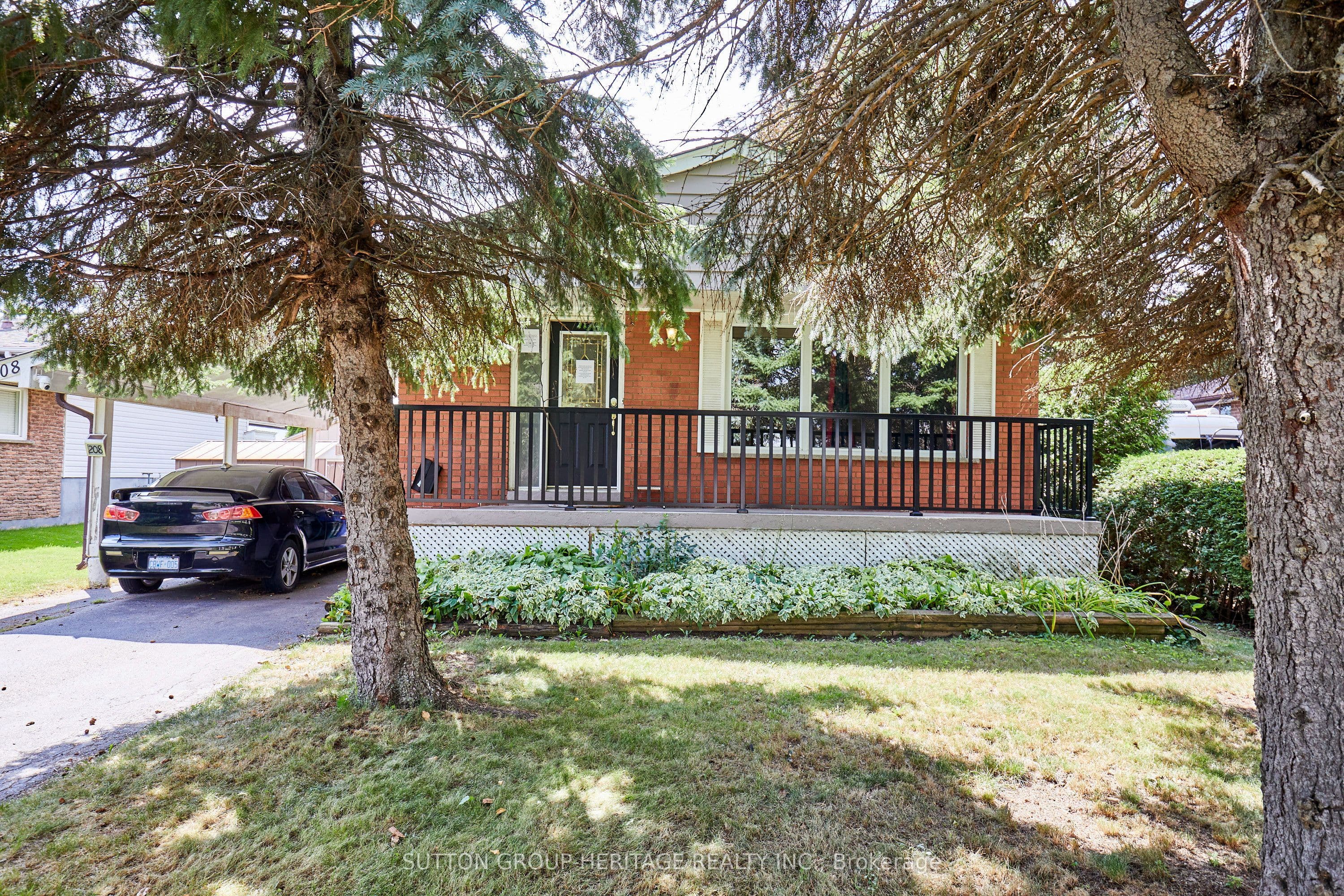 208 Farewell Street, Oshawa, ON L1H 6L7