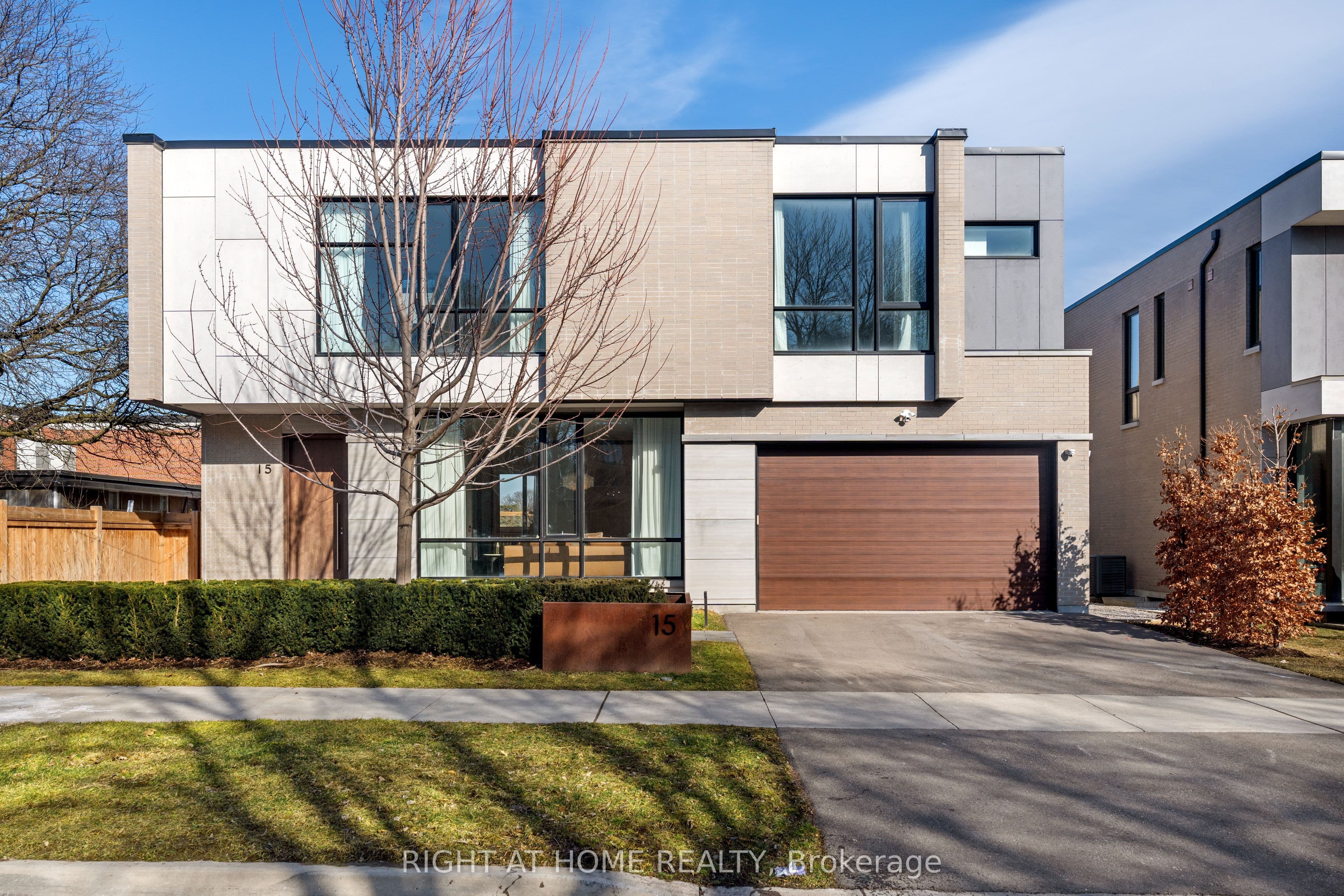 15 Fairmeadow Avenue, Toronto, ON M2P 0A5