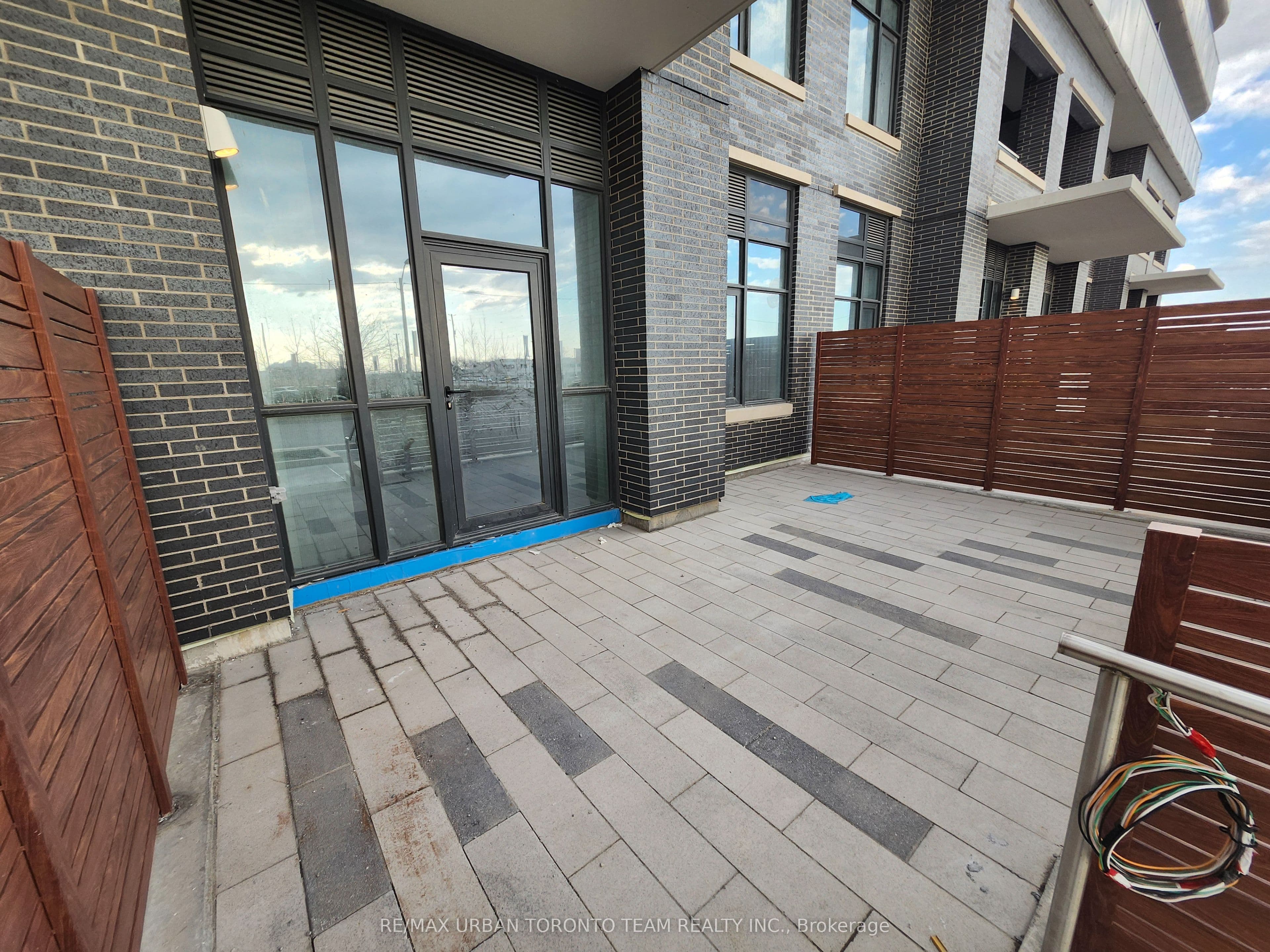 195 Commerce Street 111, Vaughan, ON L4K 0P9