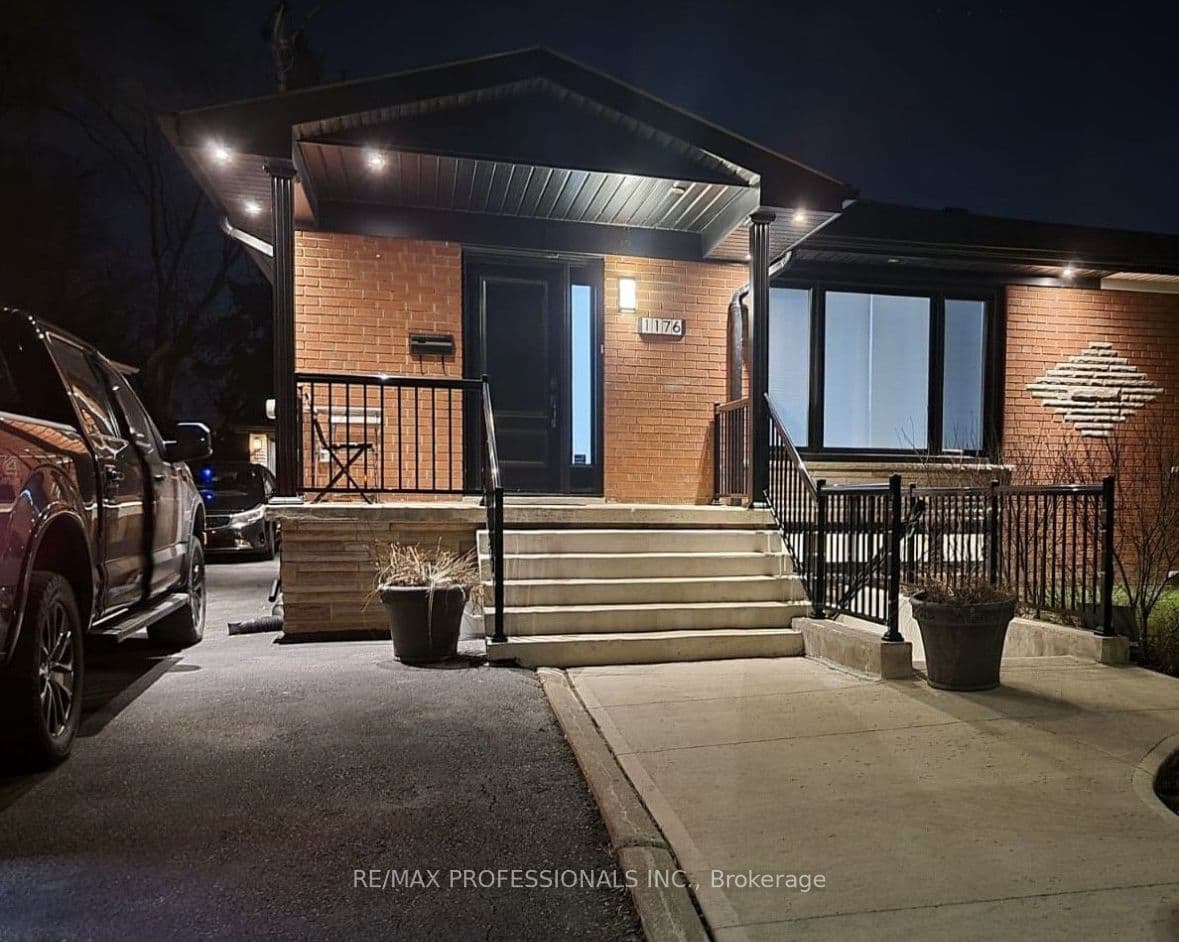 1176 Alexandra Avenue Basement, Mississauga, ON L5E 2A5