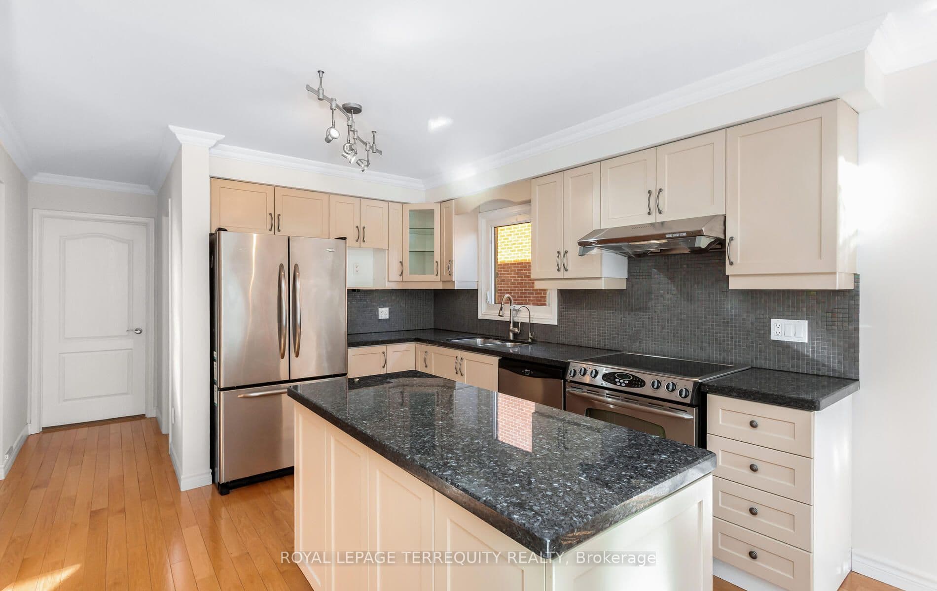 1656 Carrington Road, Mississauga, ON L5M 2K2