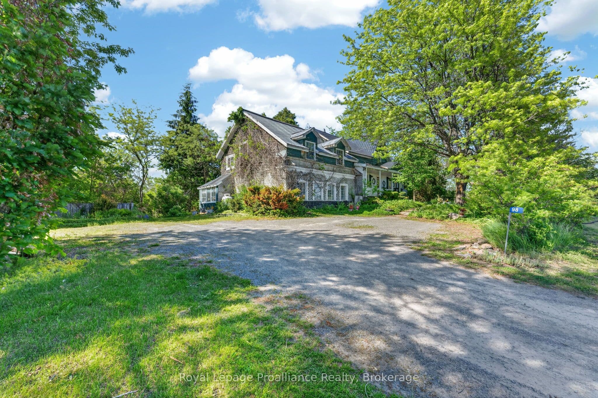 98 Frankford Road, Quinte West, ON K0K 2B0