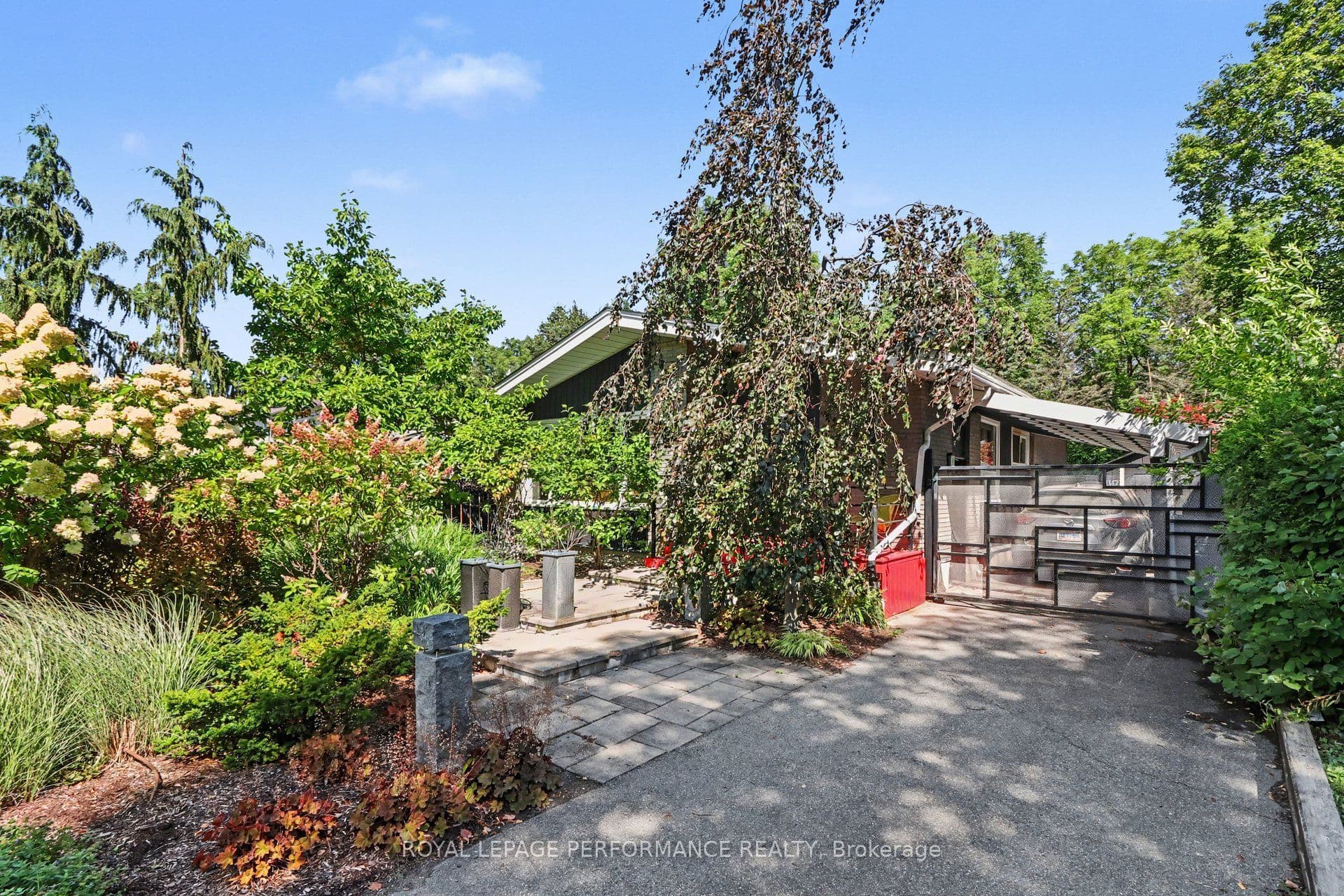 1147 Parkway Drive, Parkway Park - Queensway Terrace S and Area, ON K2C 2W1