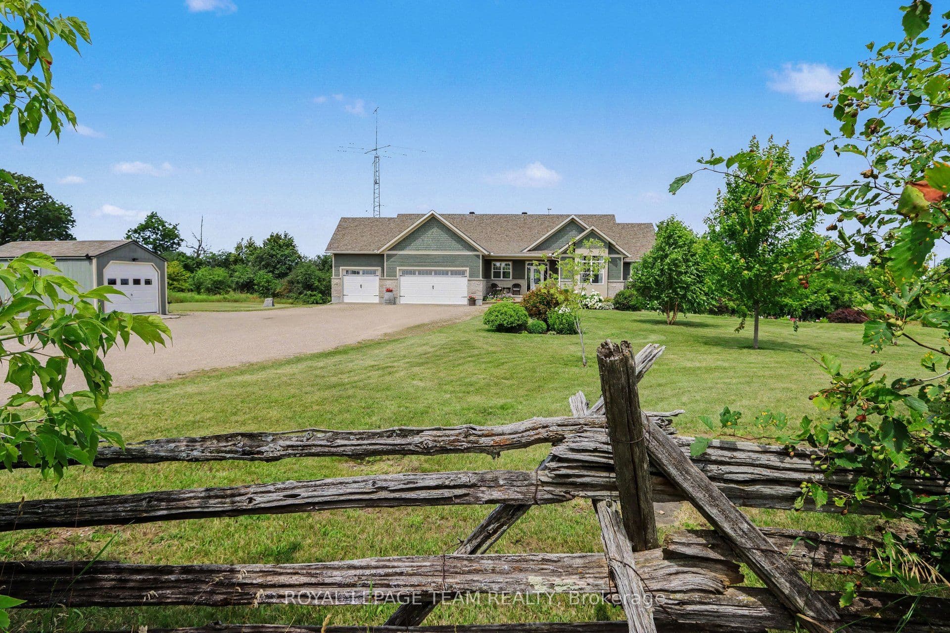 10 Old Kingston Road, Rideau Lakes, ON K0G 1L0