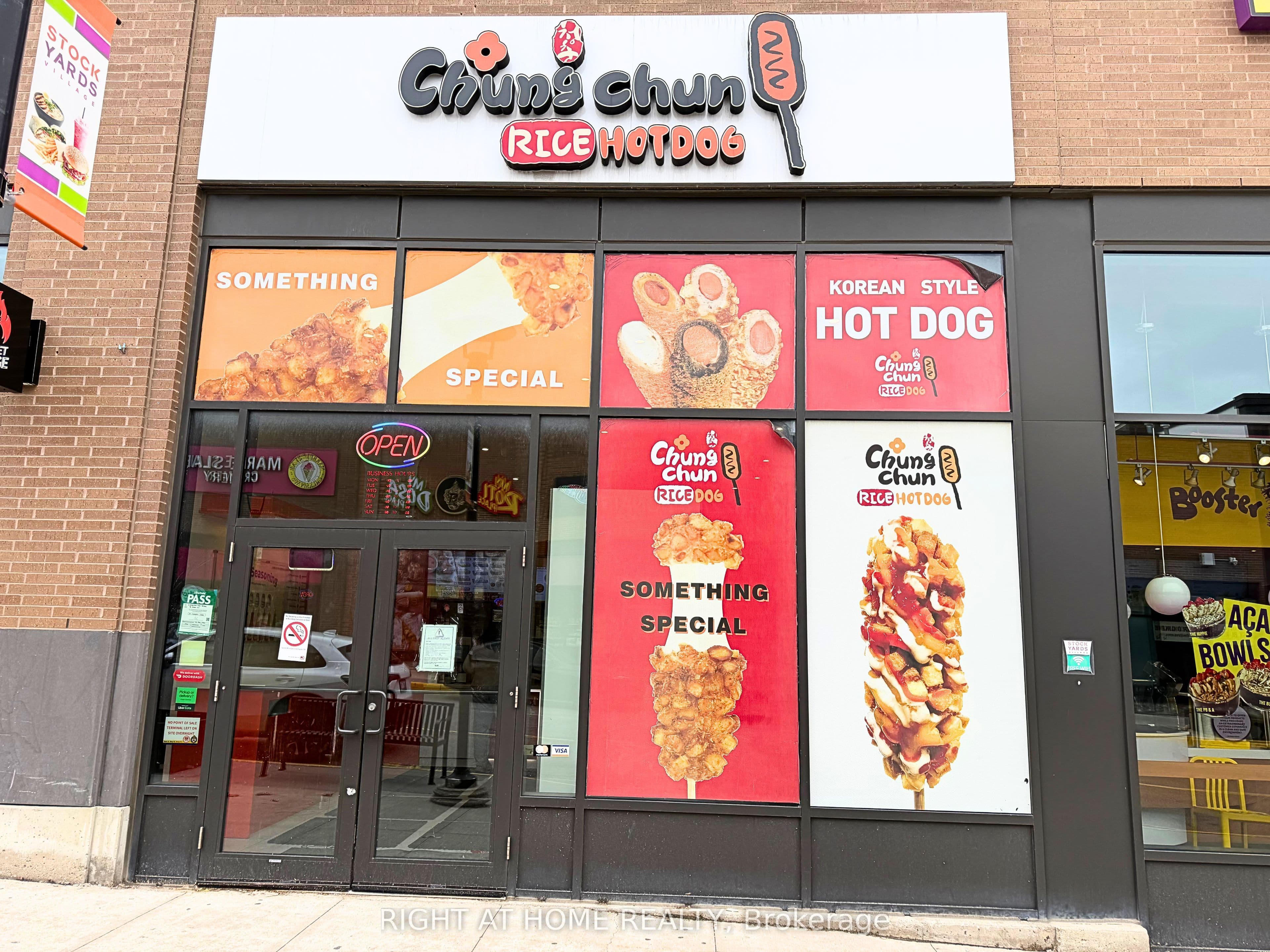 90 Weston Road J104, Toronto, ON M6N 0A6