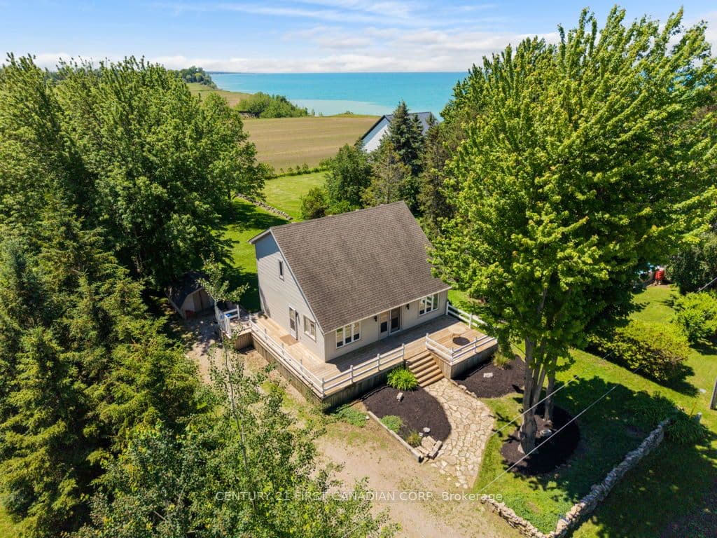 33943 Sunnyridge Road, Bluewater, ON N0M 1N0