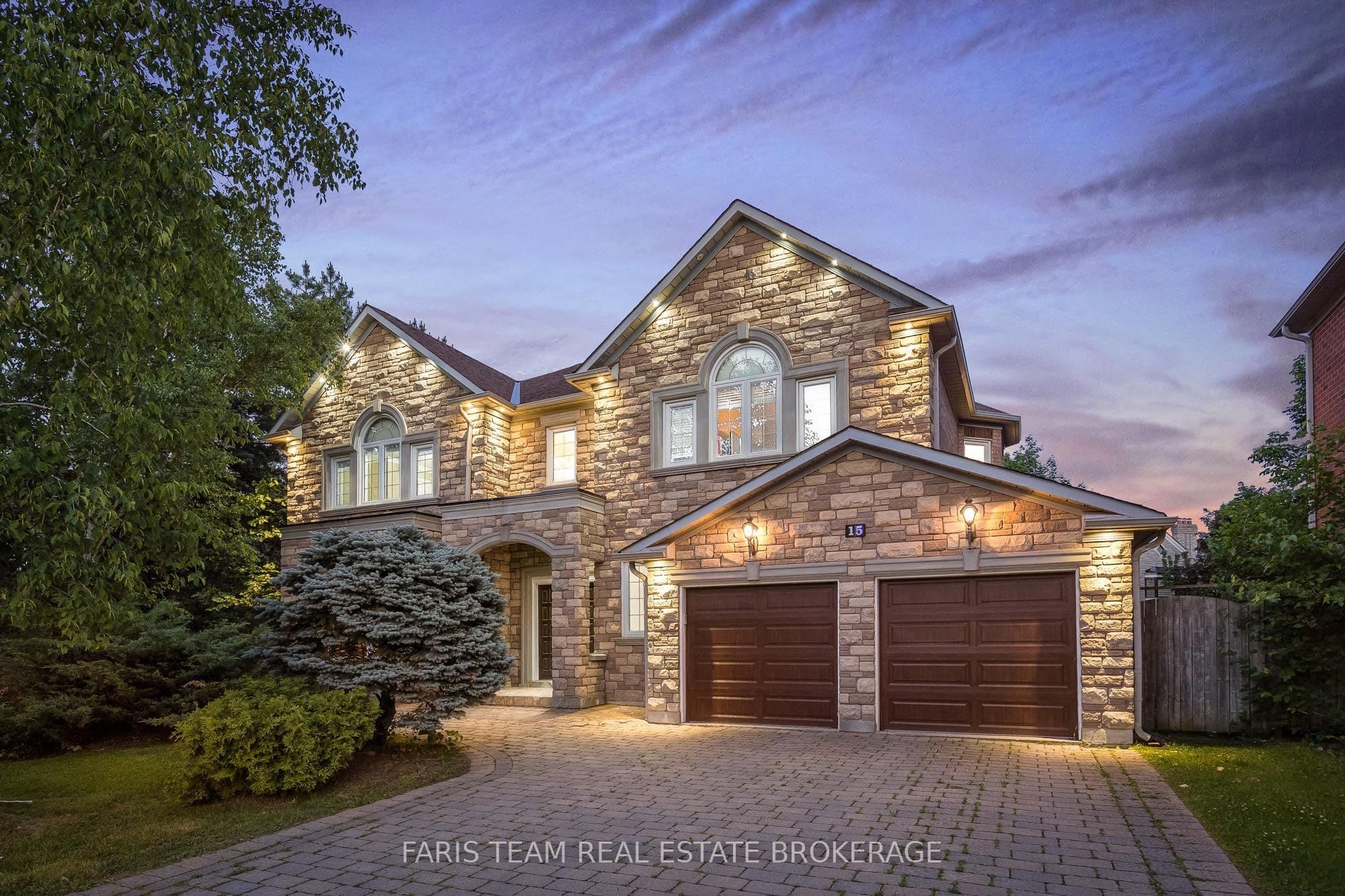 15 Clarendon Drive, Richmond Hill, ON L4B 2Z4