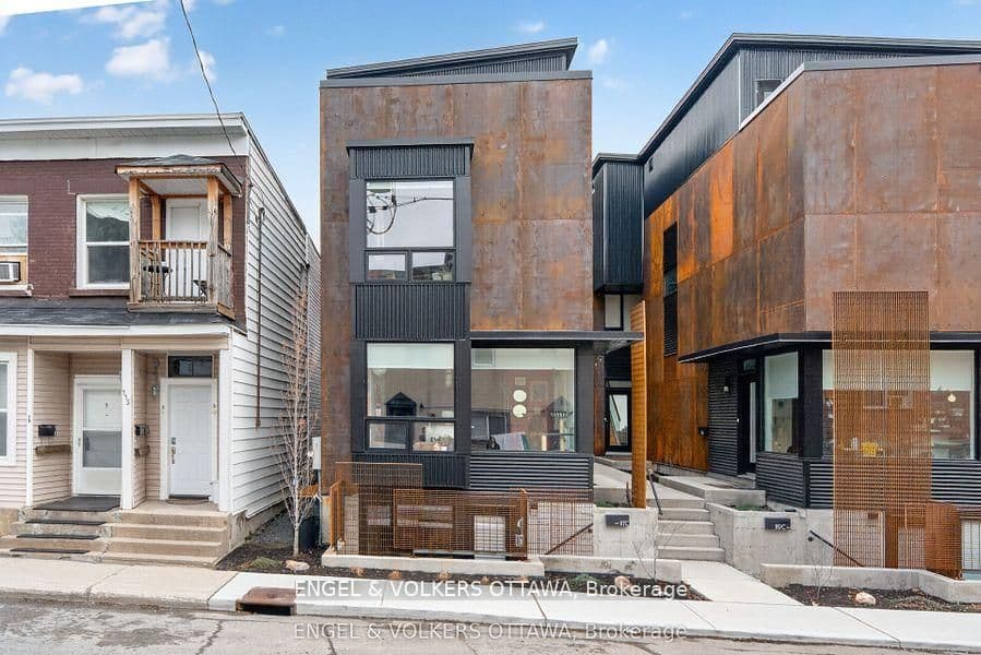 117 Carruthers Avenue B, West Centre Town, ON K1Y 1N4