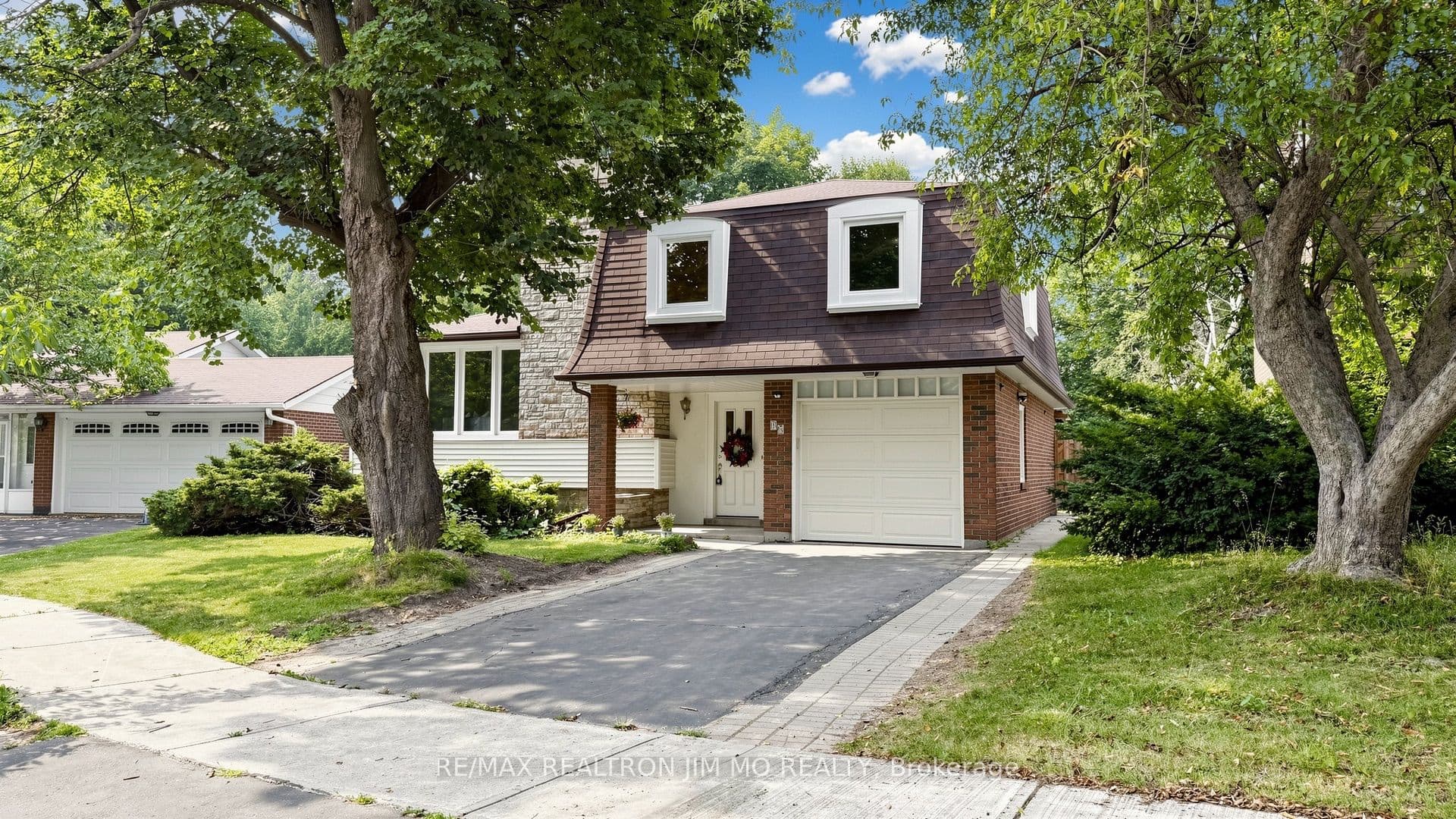 40 Ravencliff Crescent, Toronto, ON M1T 1R8