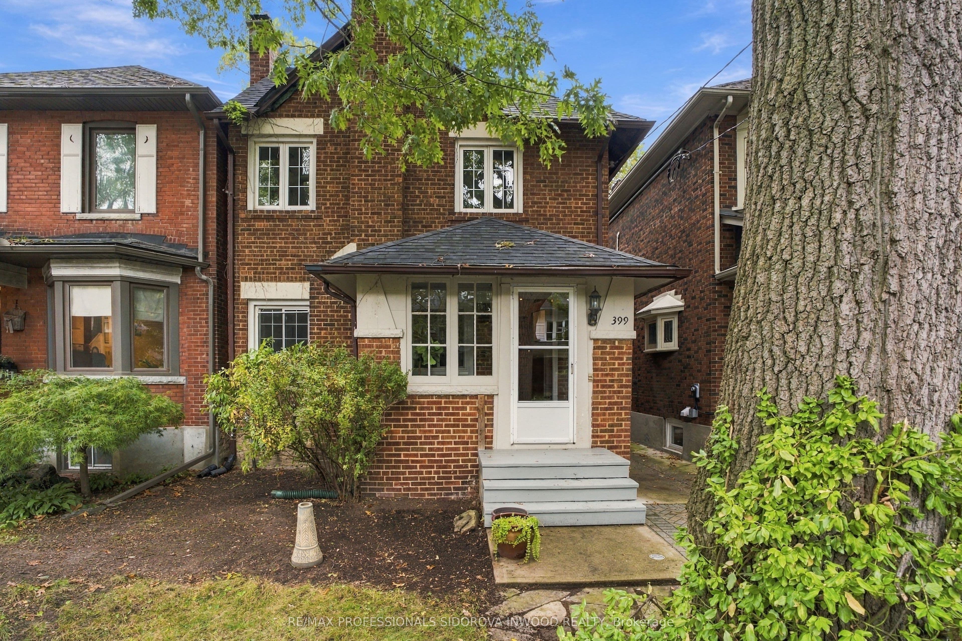 399 Armadale Avenue, Toronto, ON M6S 3X7