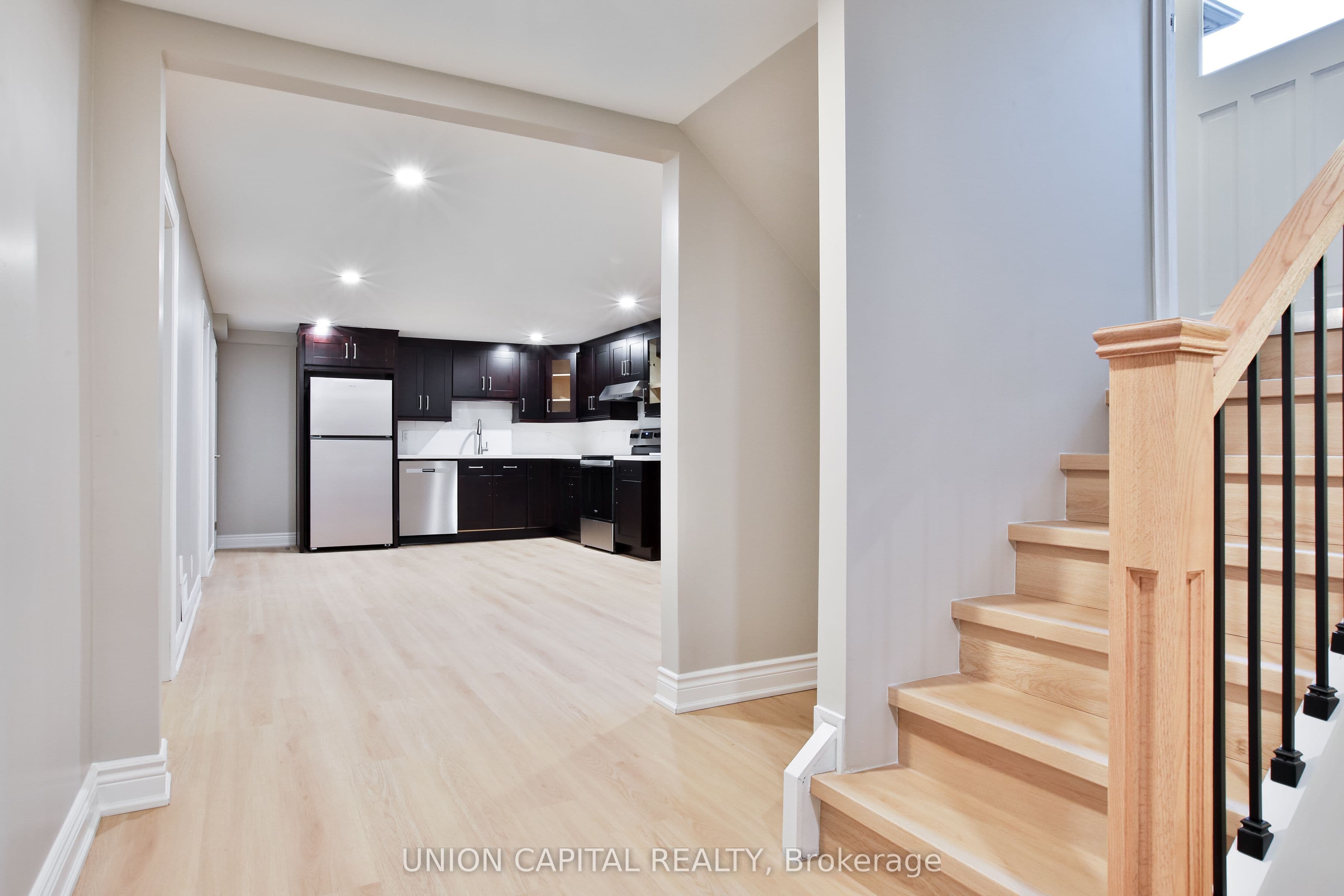 131 Romfield Circuit Lower, Markham, ON L3T 3H7